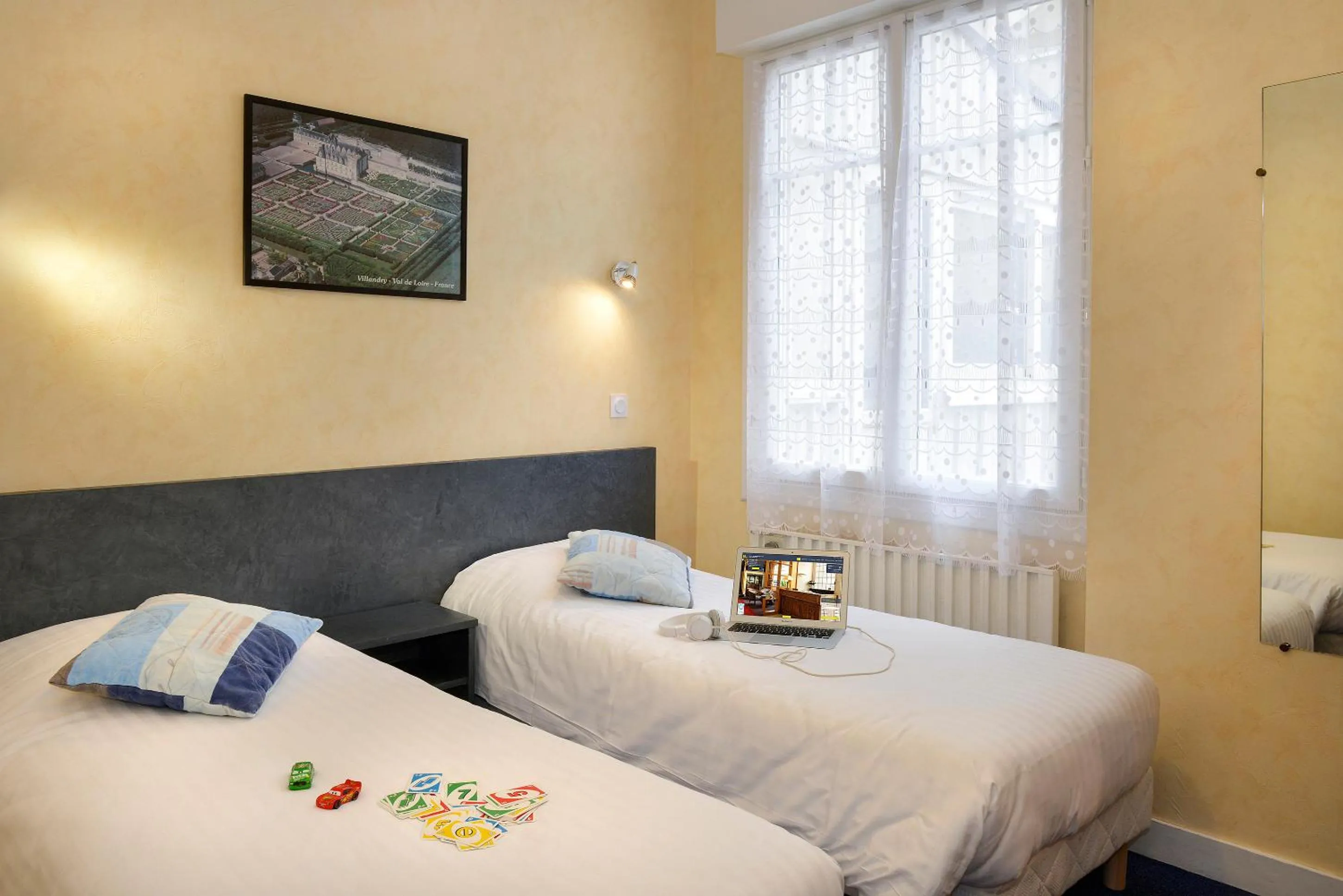 Toilet, Bed in Logis Hôtel Des Châteaux De La Loire