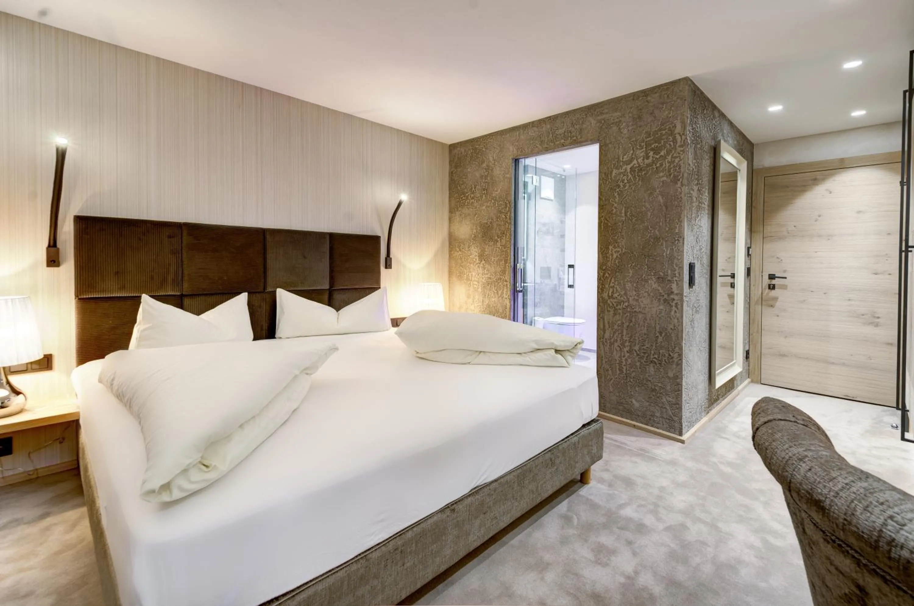 Photo of the whole room, Bed in Hotel Rose