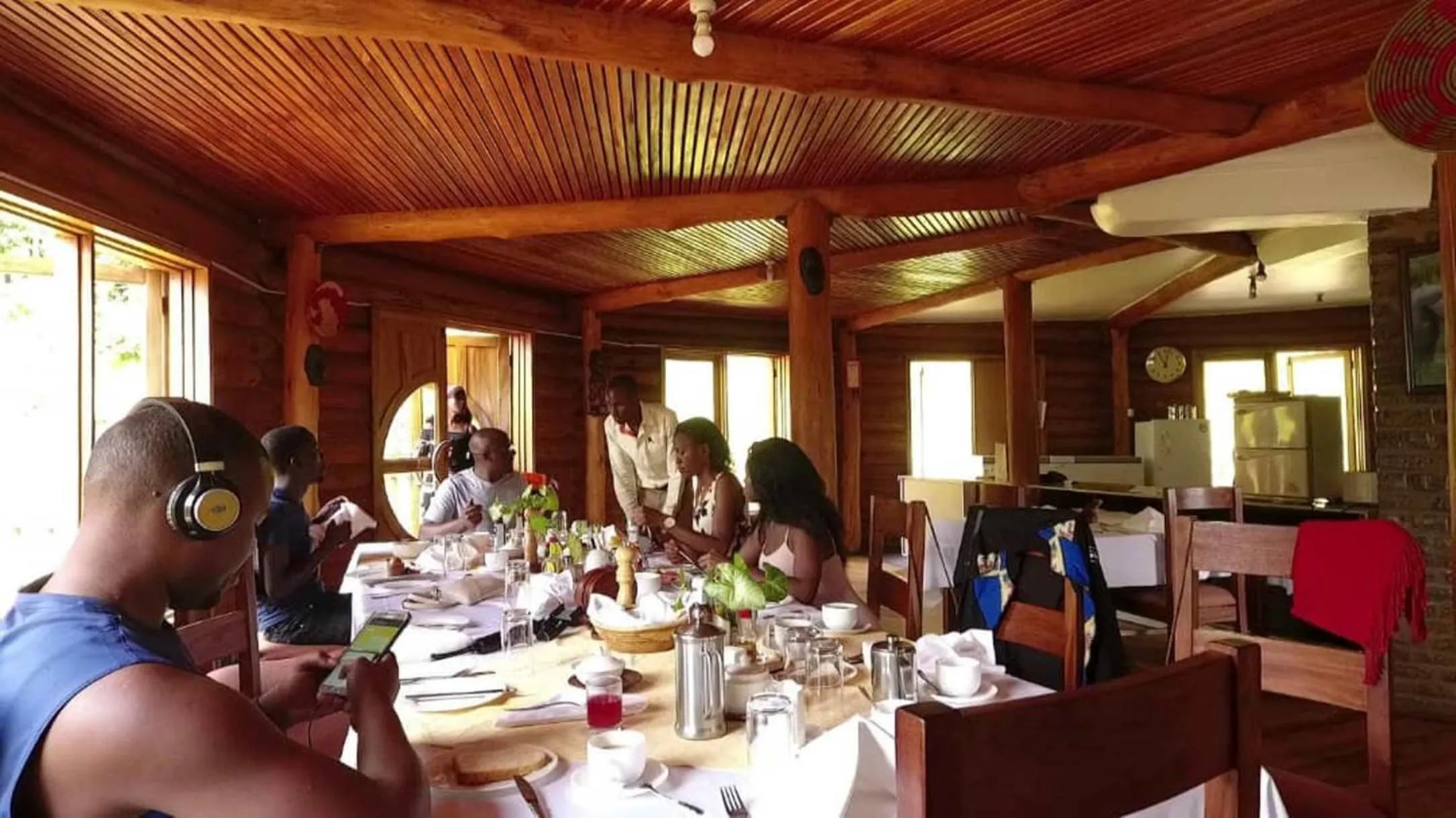 Restaurant/places to eat in Trackers Safari Lodge Bwindi