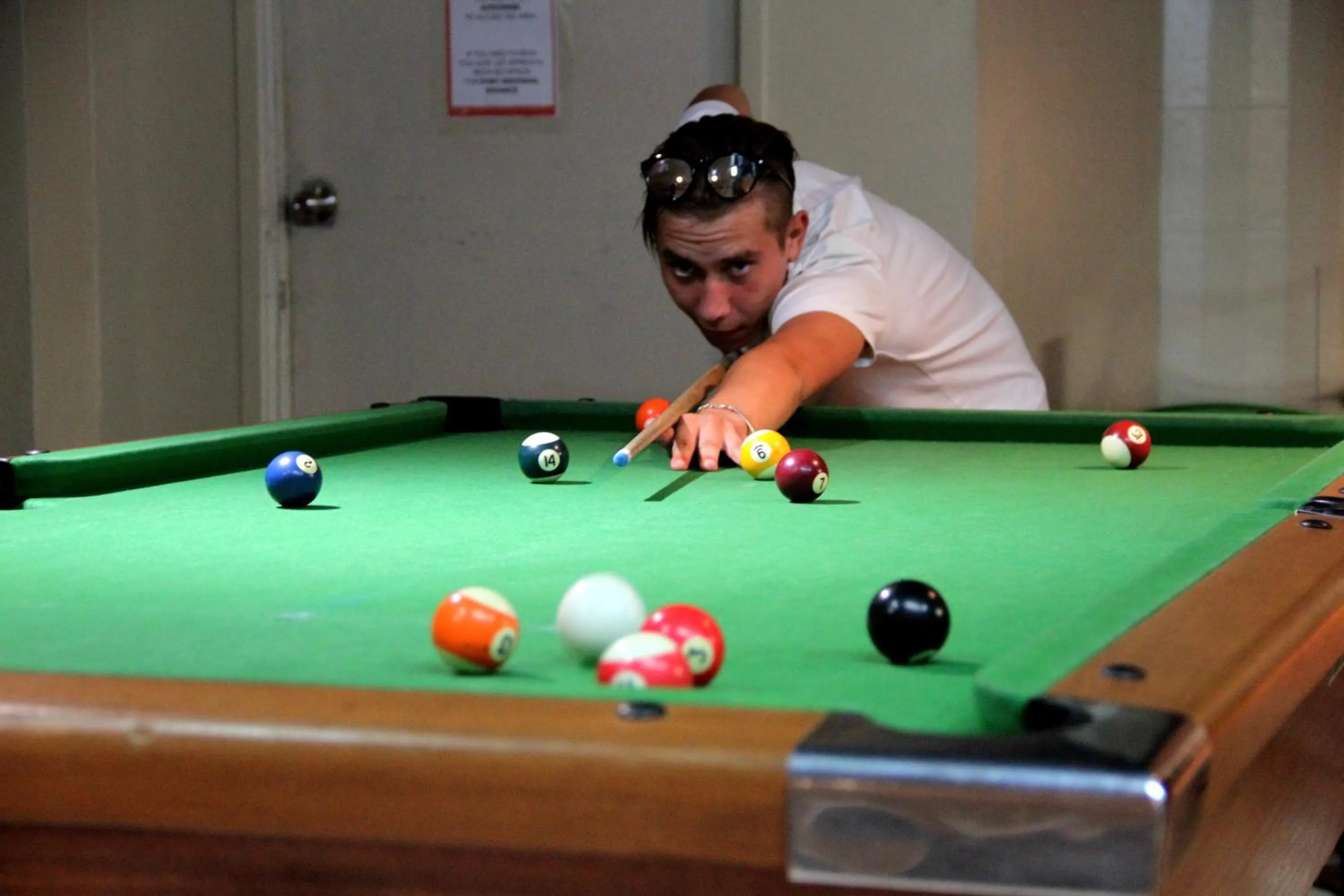 Communal lounge/ TV room in Choice Backpackers