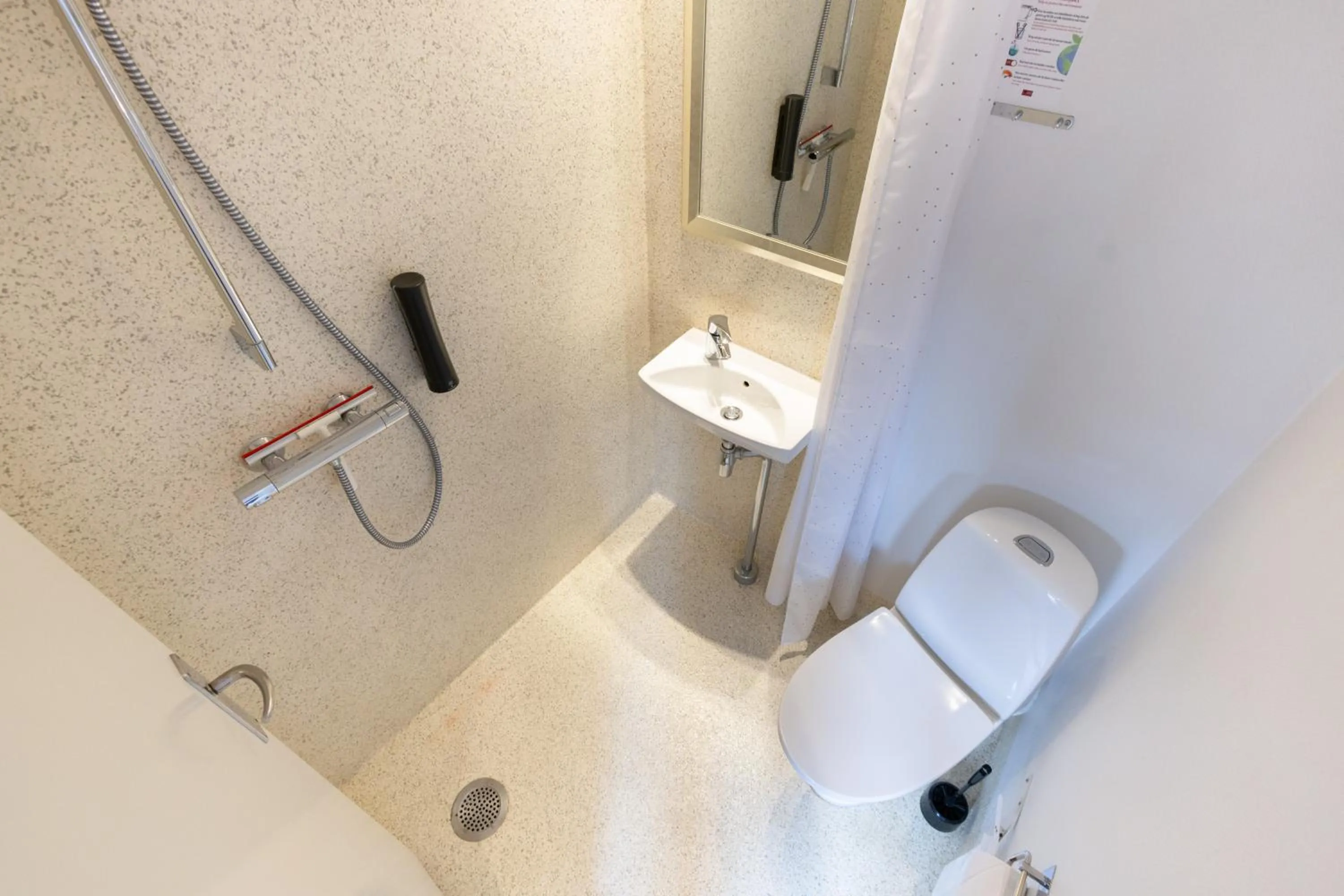 Bathroom in Milling Hotel Mini 11