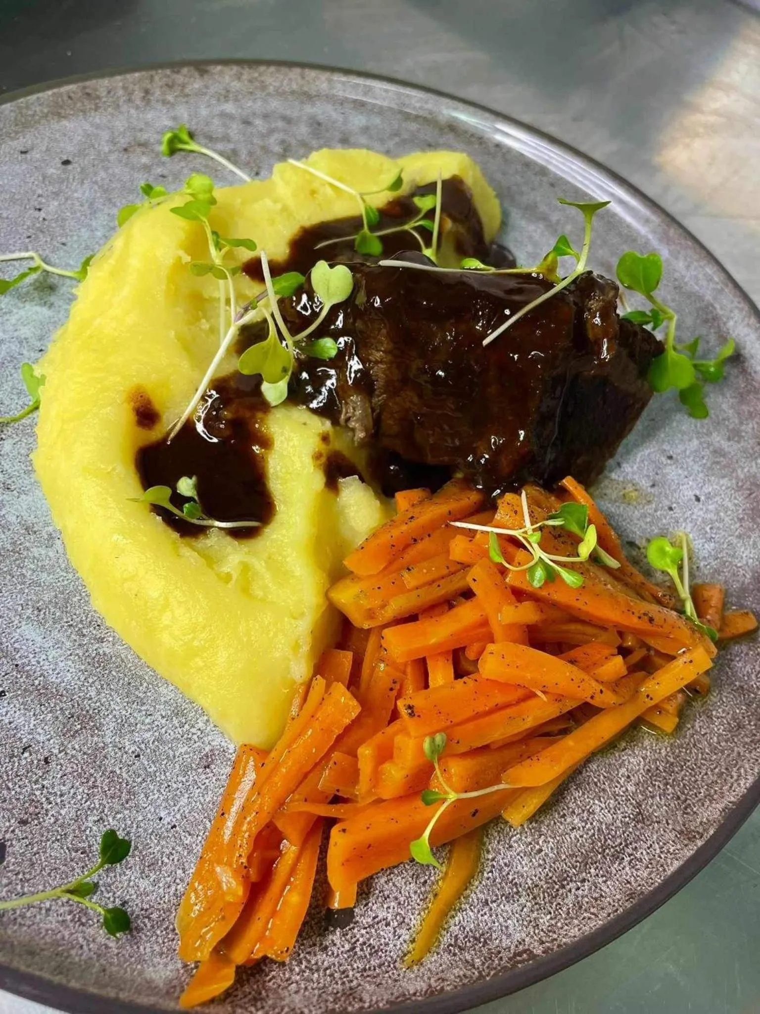 Restaurant/places to eat in Logis Hôtel Le Mistral - Restaurant - Montélimar Sud