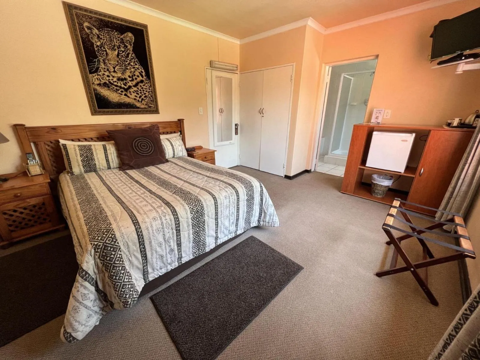 Bed in Ipe Tombe Guest Lodge - Midrand