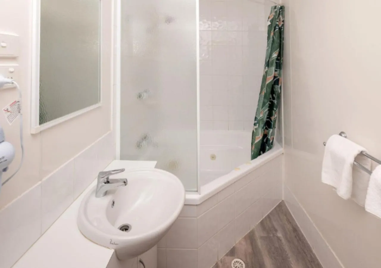 Bathroom in Echo Holiday Parks - Normanville