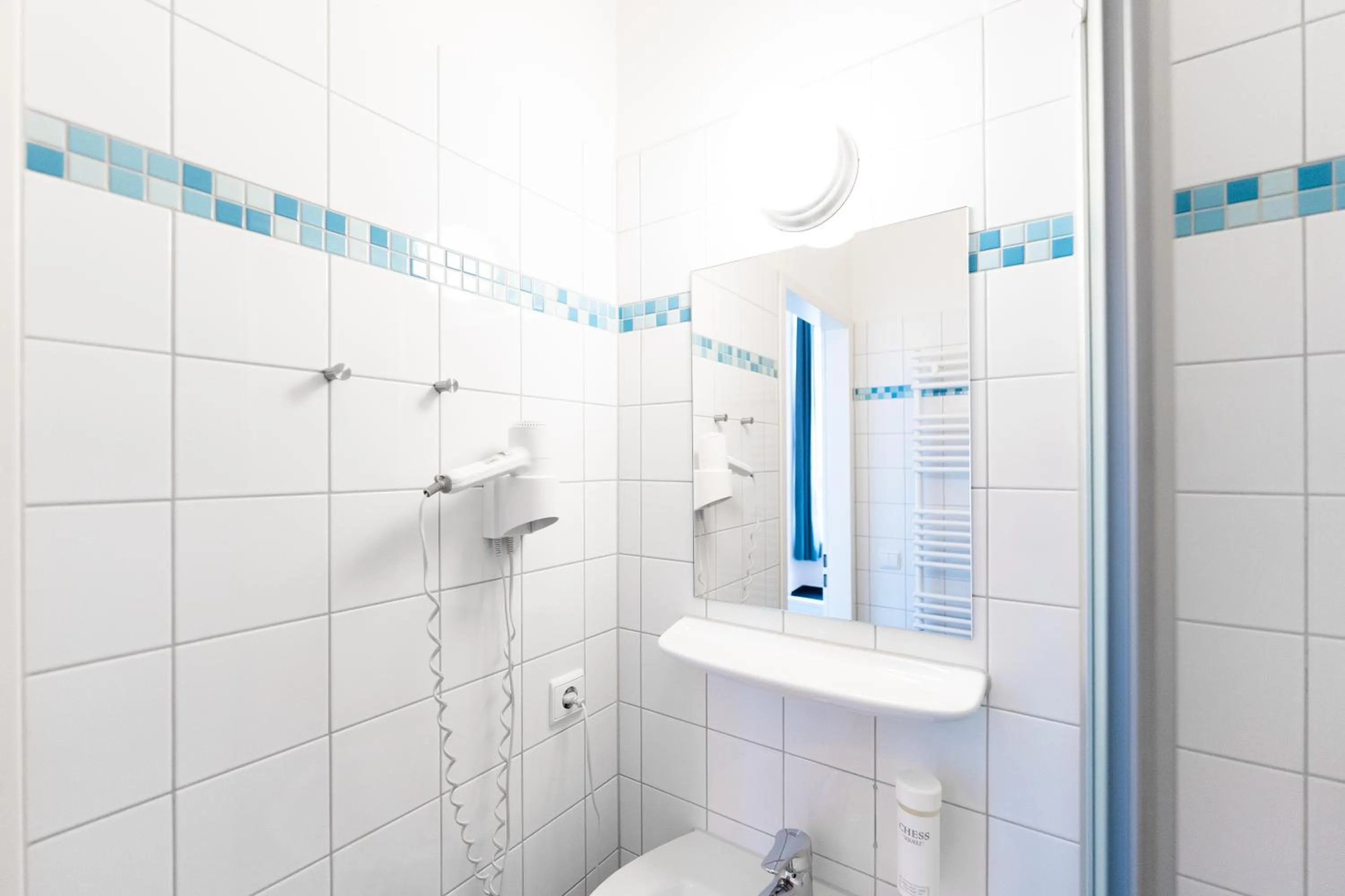 Shower in Industriepalast Berlin