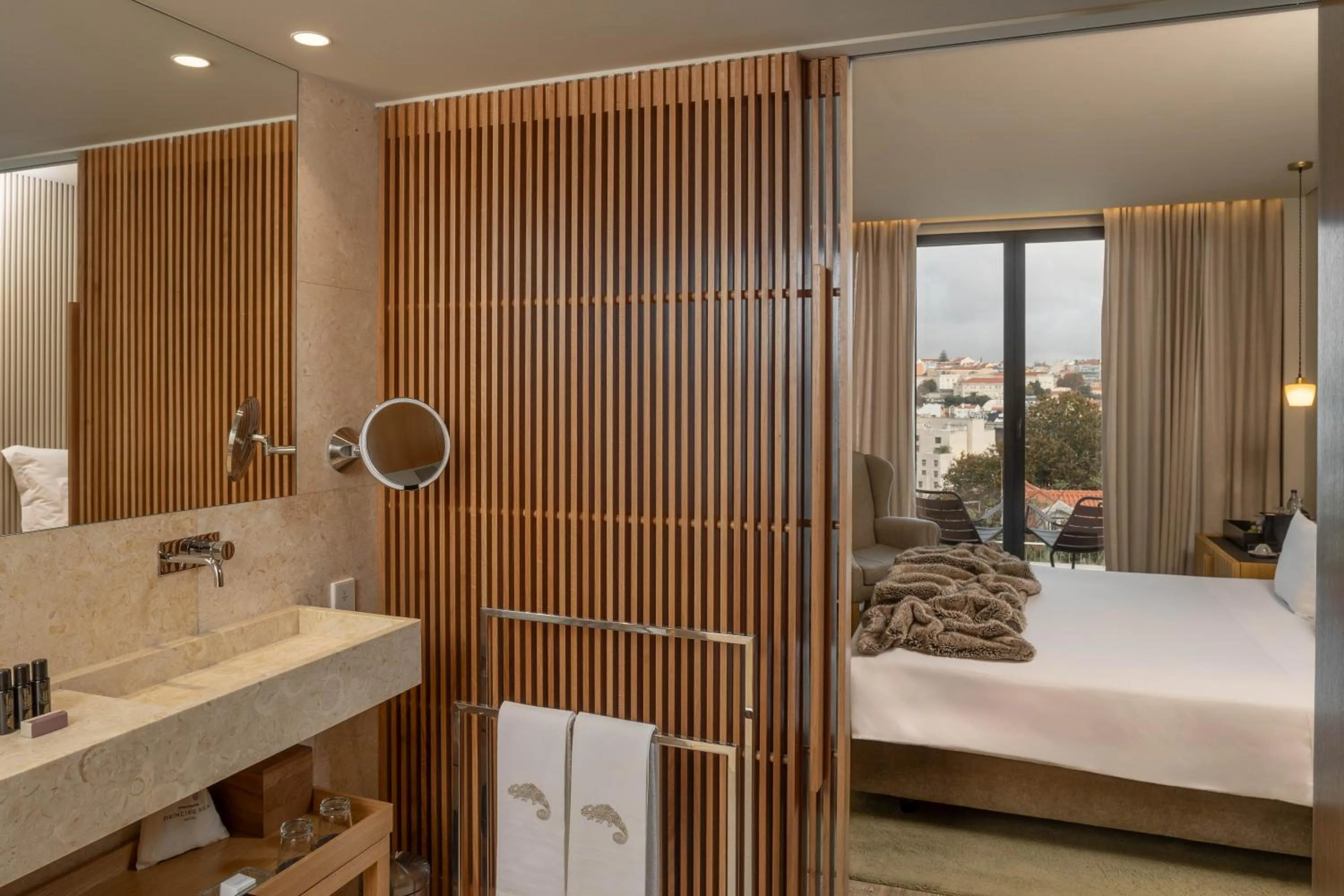 Bed in Memmo Príncipe Real, a Member of Design Hotels