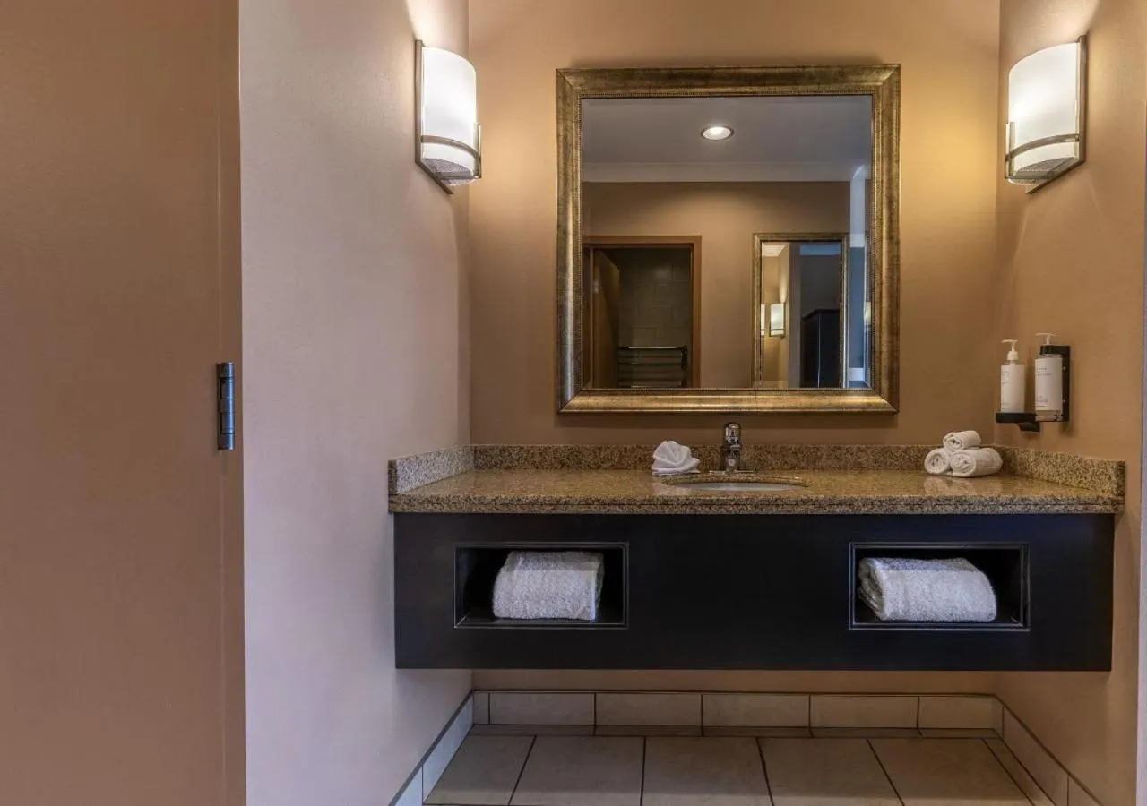 Bathroom in Inn on Prince Hotel and Conference Centre Truro