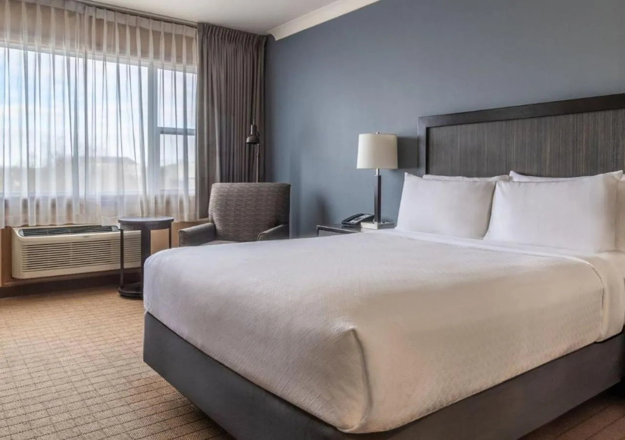 Bedroom, Bed in Inn on Prince Hotel and Conference Centre Truro