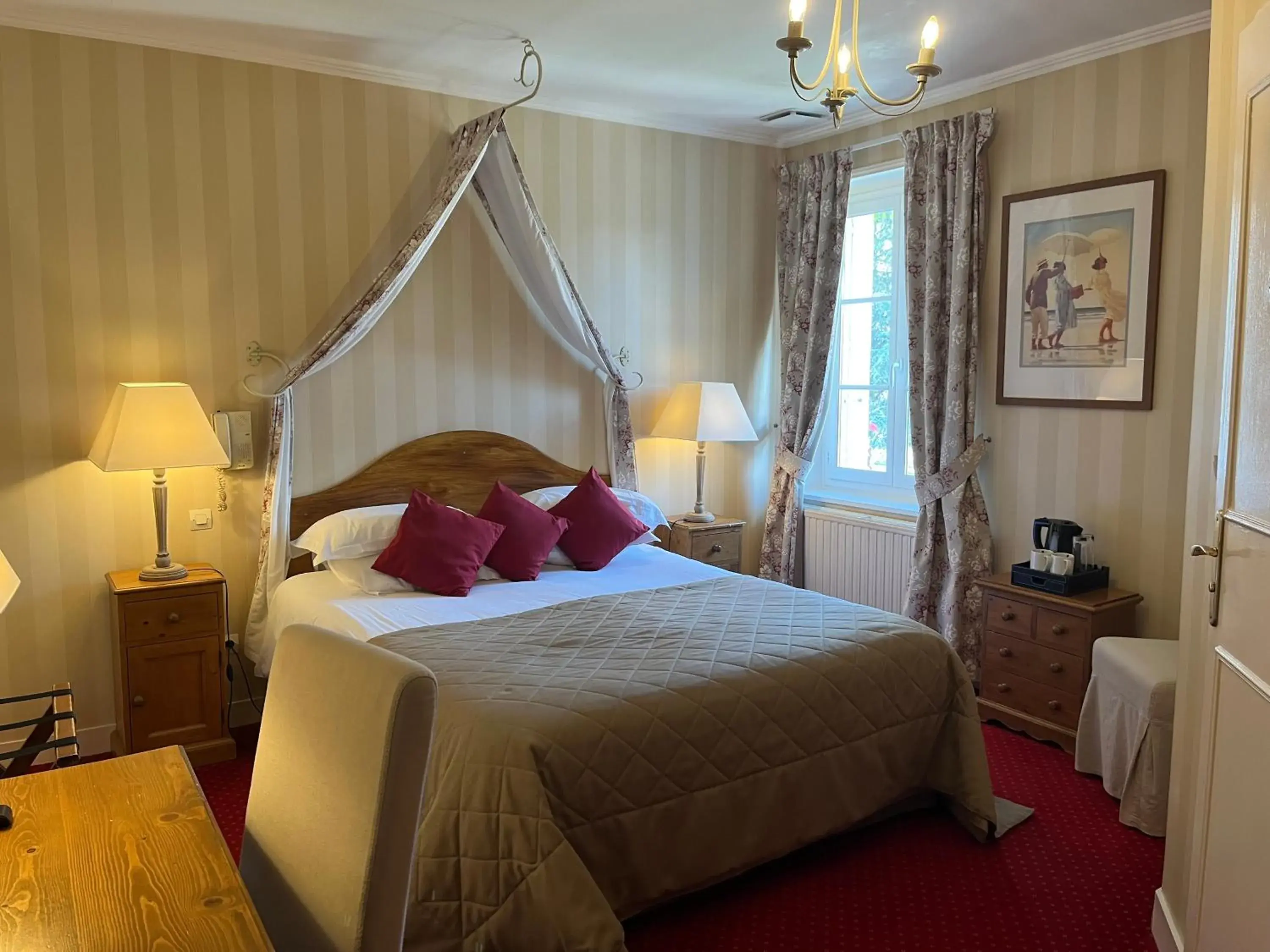 Traditional Double Room in Logis Le Fleuray Traditional Double Room in Logis Le Fleuray