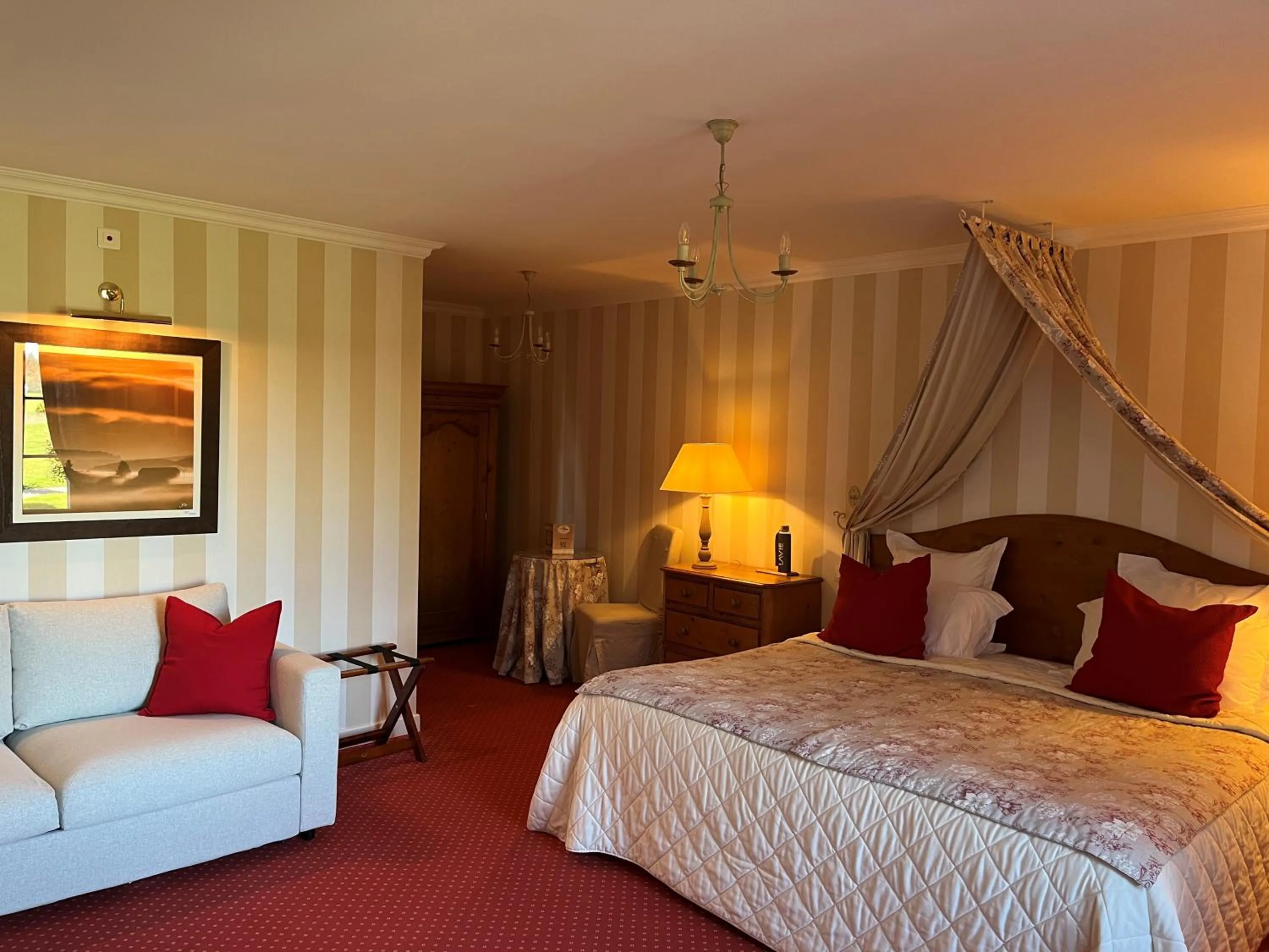 Photo of the whole room, Bed in Logis Le Fleuray