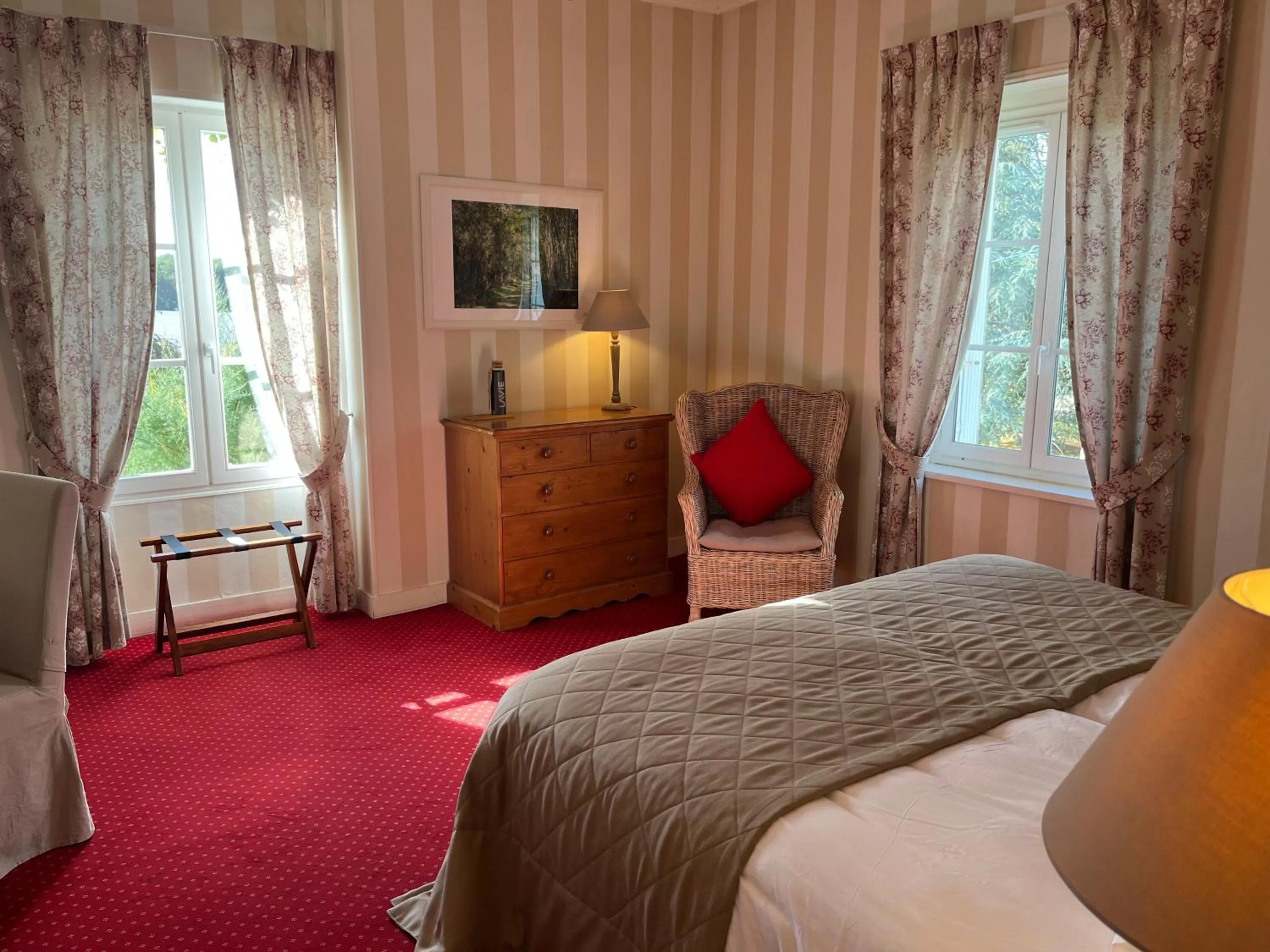 Photo of the whole room, Bed in Logis Le Fleuray