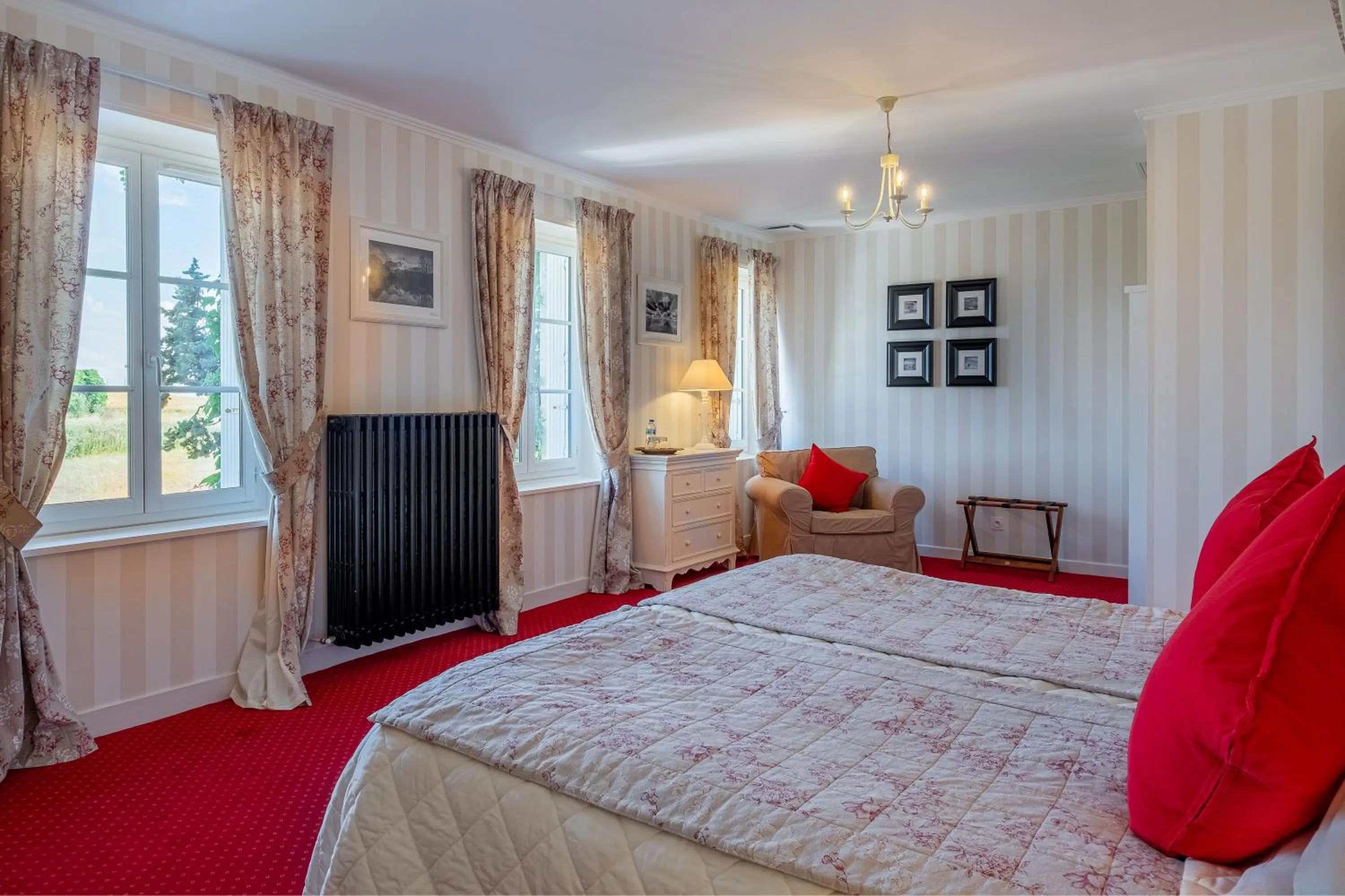 Property building, Bed in Logis Le Fleuray