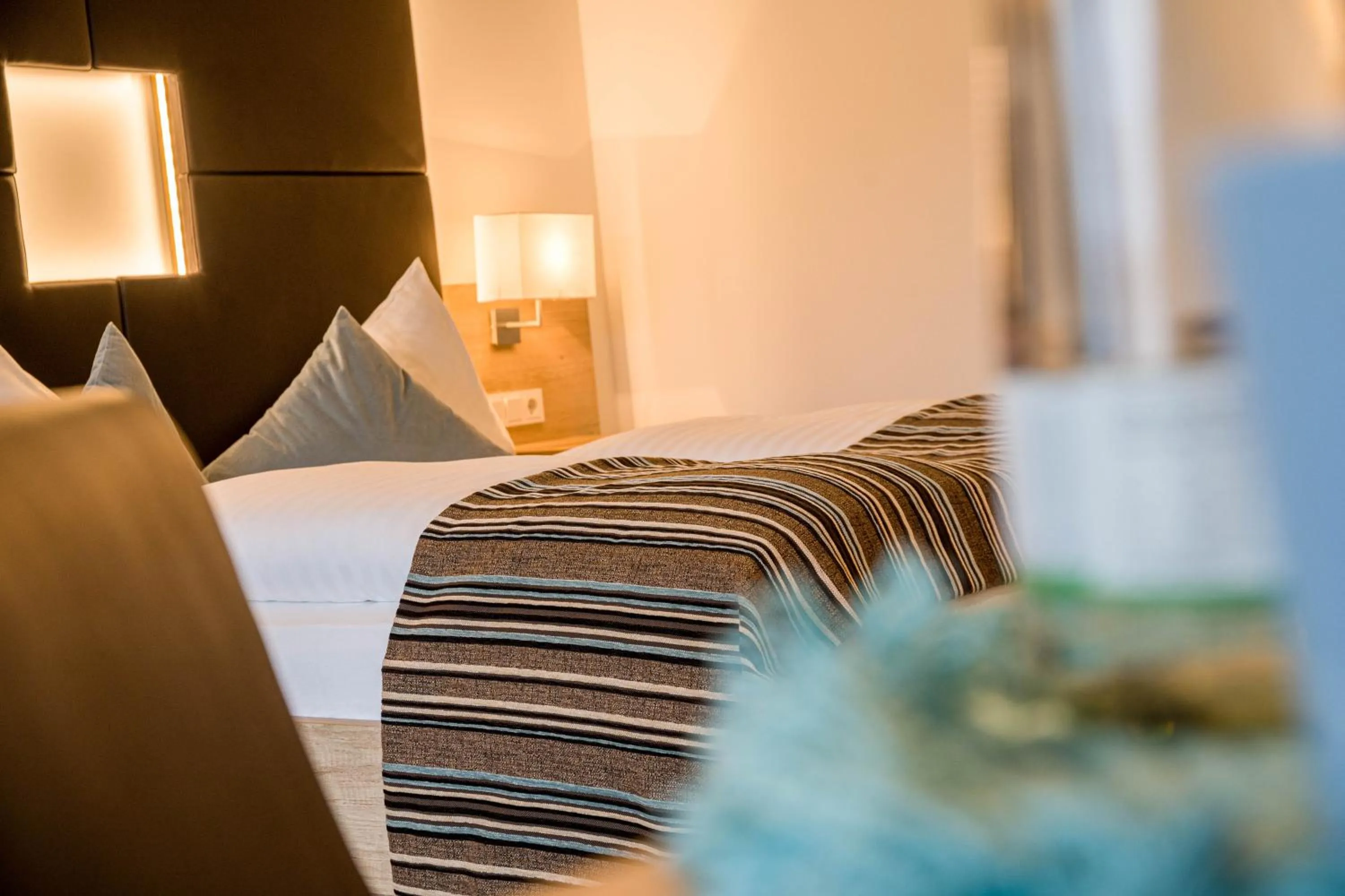 Photo of the whole room, Bed in Seehotel Das JO