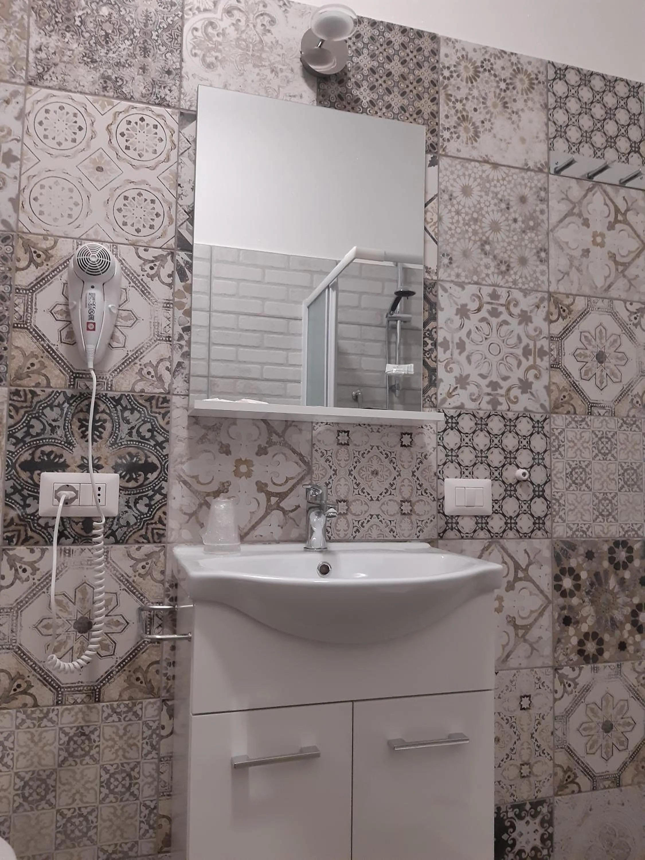 People in Guest House Il Faraone