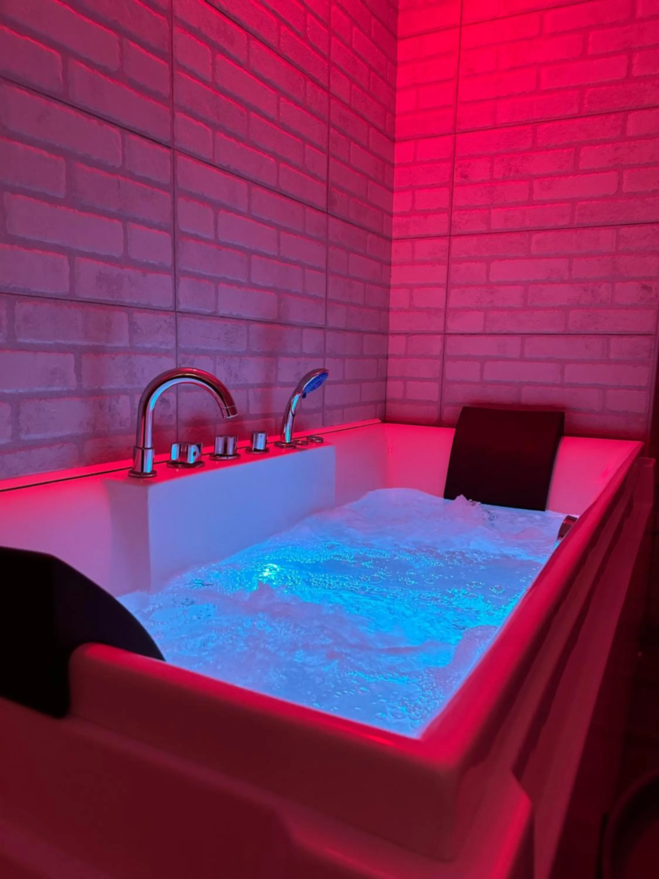 People in Guest House Il Faraone