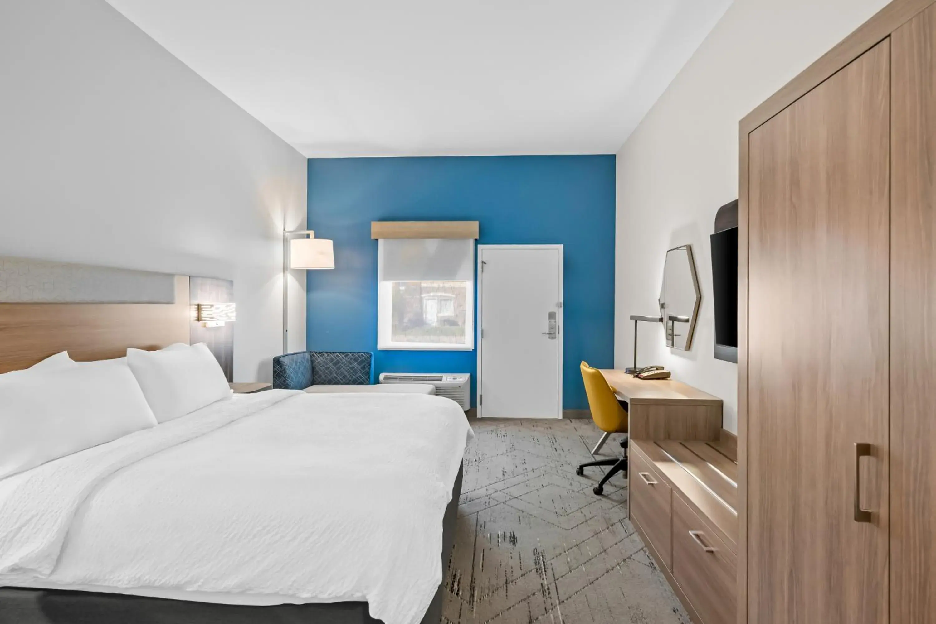 Standard King Room with Pool View in Holiday Inn Express Monticello by IHG Standard King Room with Pool View in Holiday Inn Express Monticello by IHG