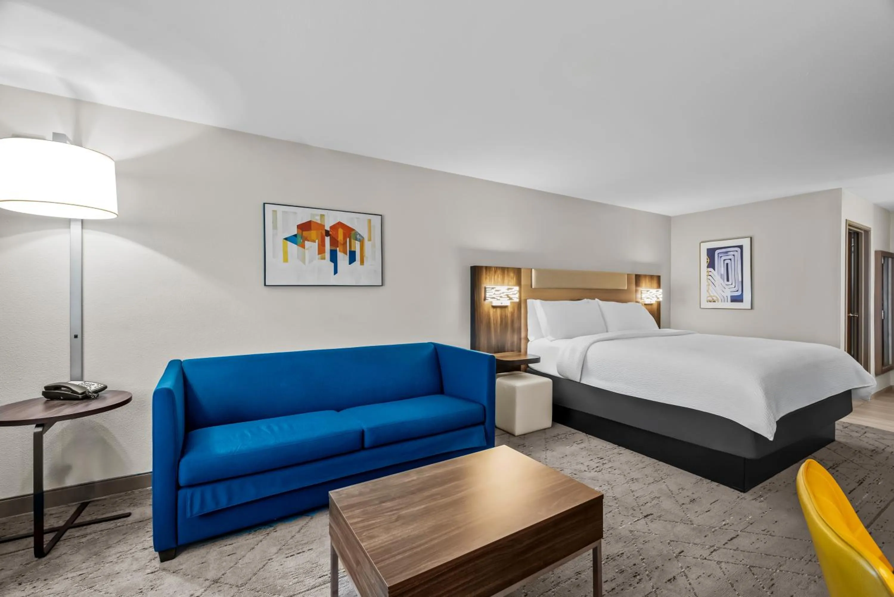 Bed in Holiday Inn Express Monticello by IHG