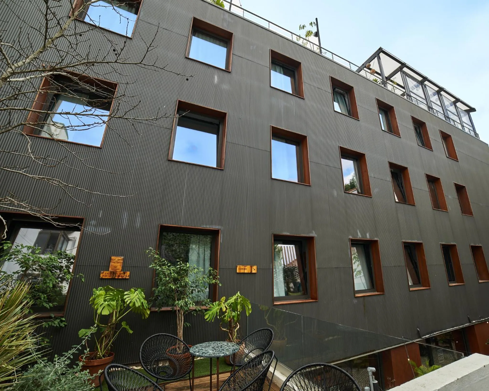 Property building in Secret Patio Lisbon