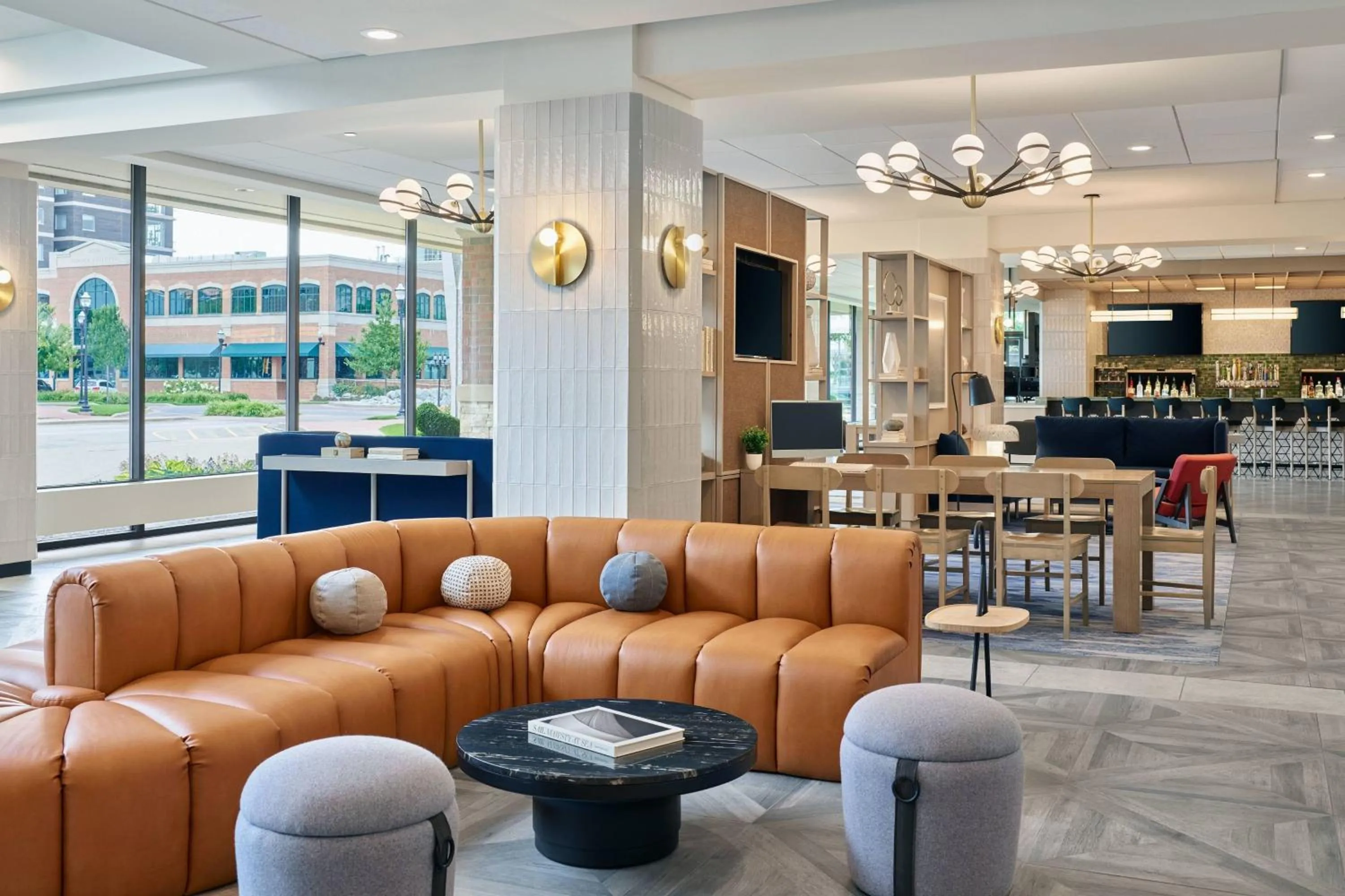 Lobby or reception in Delta Hotels by Marriott Muskegon Convention Center