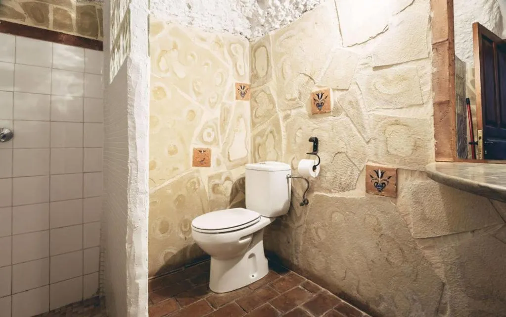 Bathroom in Casas Cueva Tio Tobas Guadix