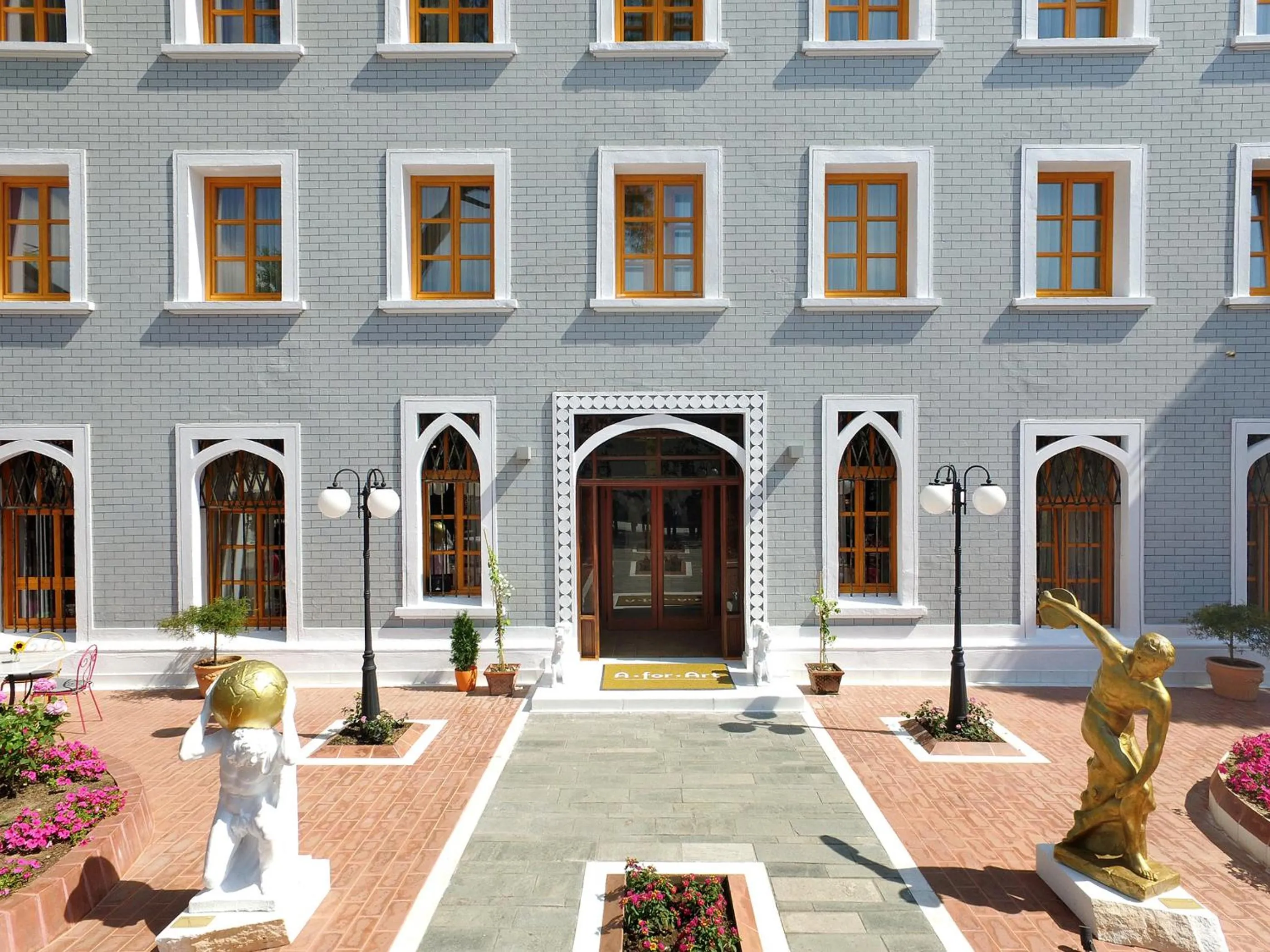 Facade/entrance in A for Art Hotel