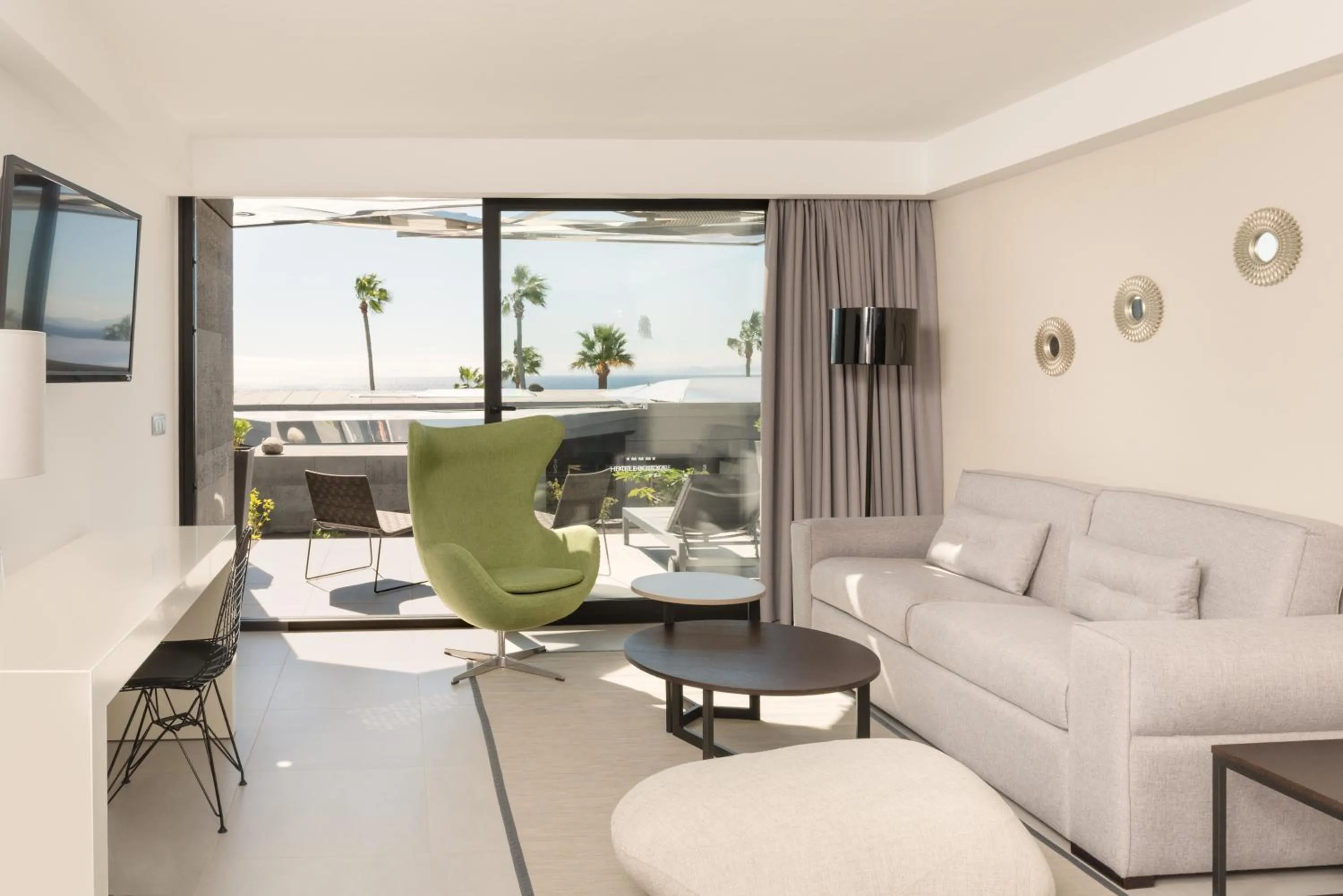 TV and multimedia in La Isla y el Mar, Hotel Boutique