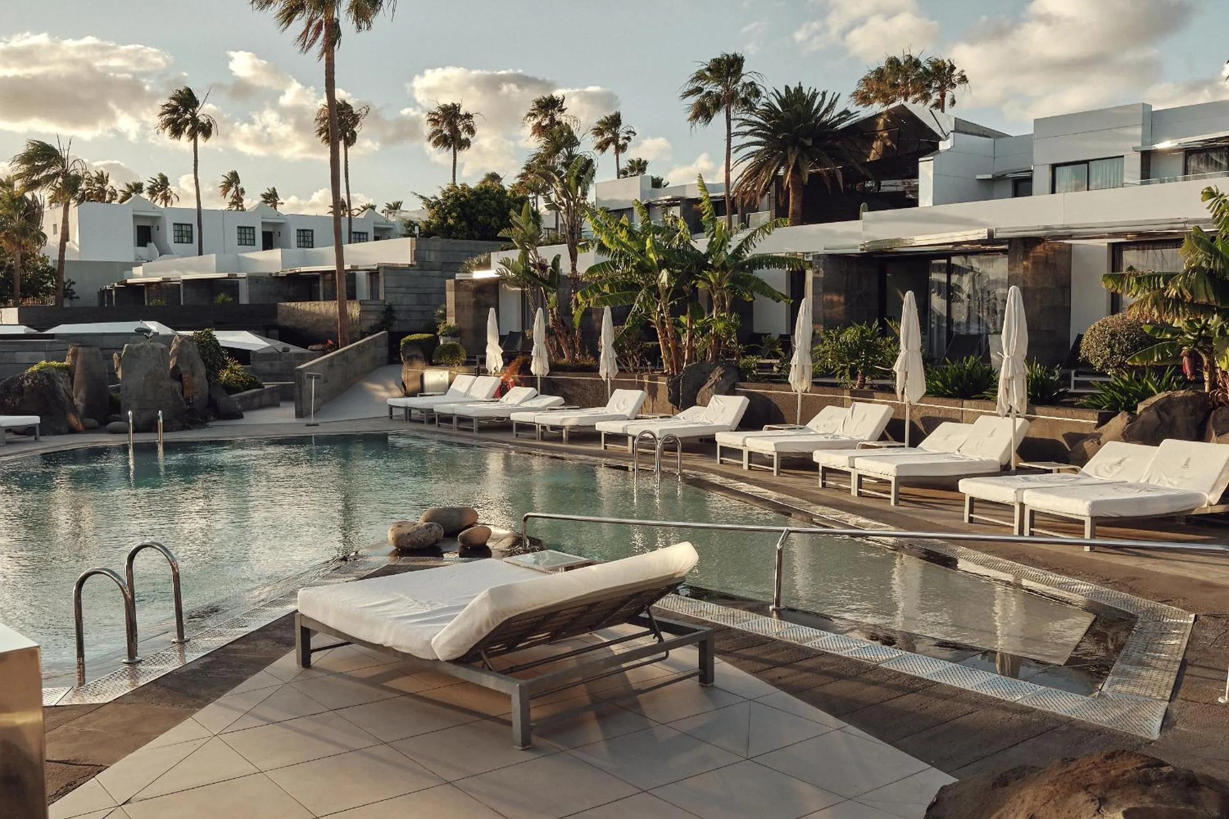 Swimming pool in La Isla y el Mar, Hotel Boutique