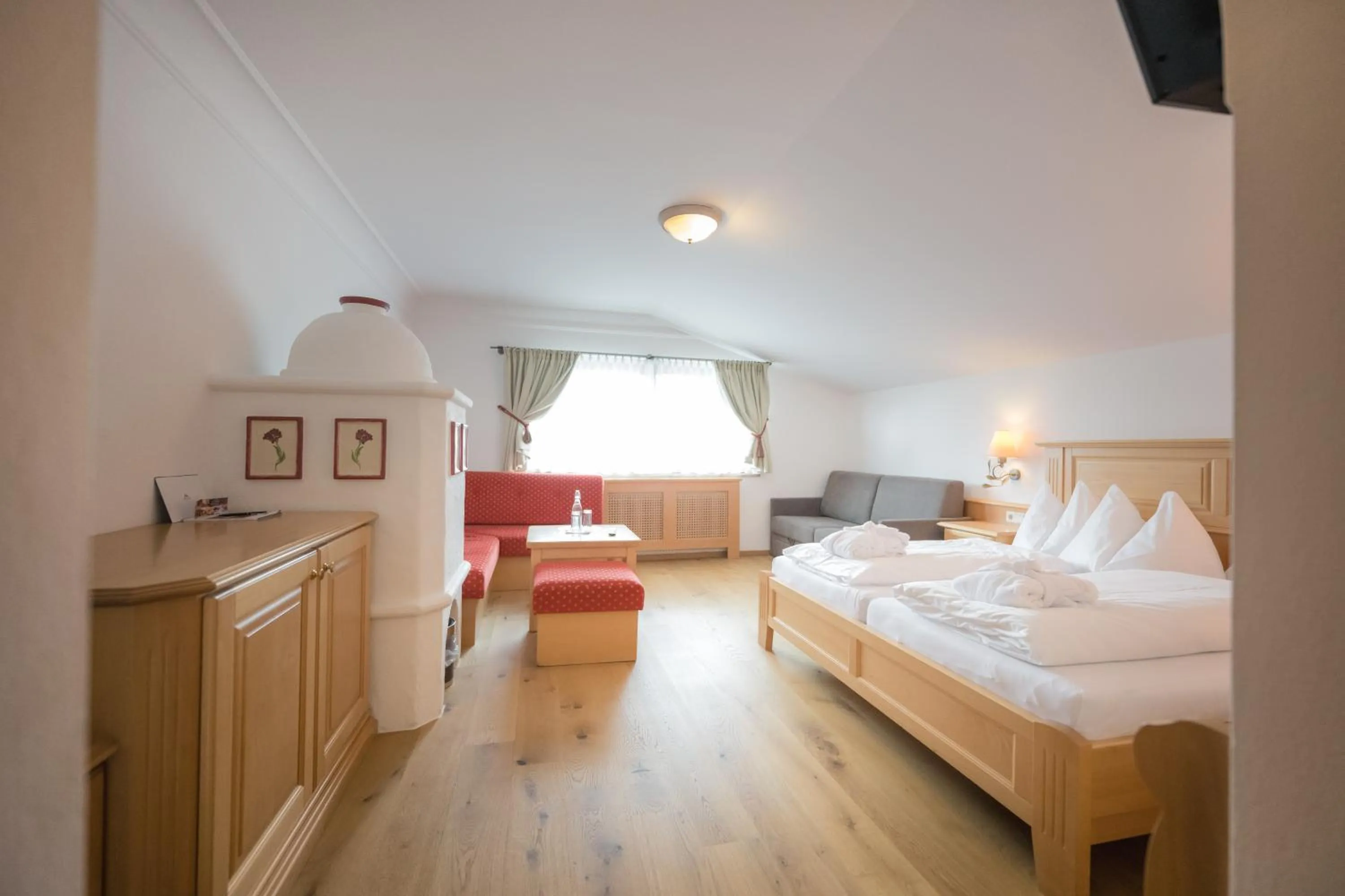 Photo of the whole room, Bed in Hotel Schartner