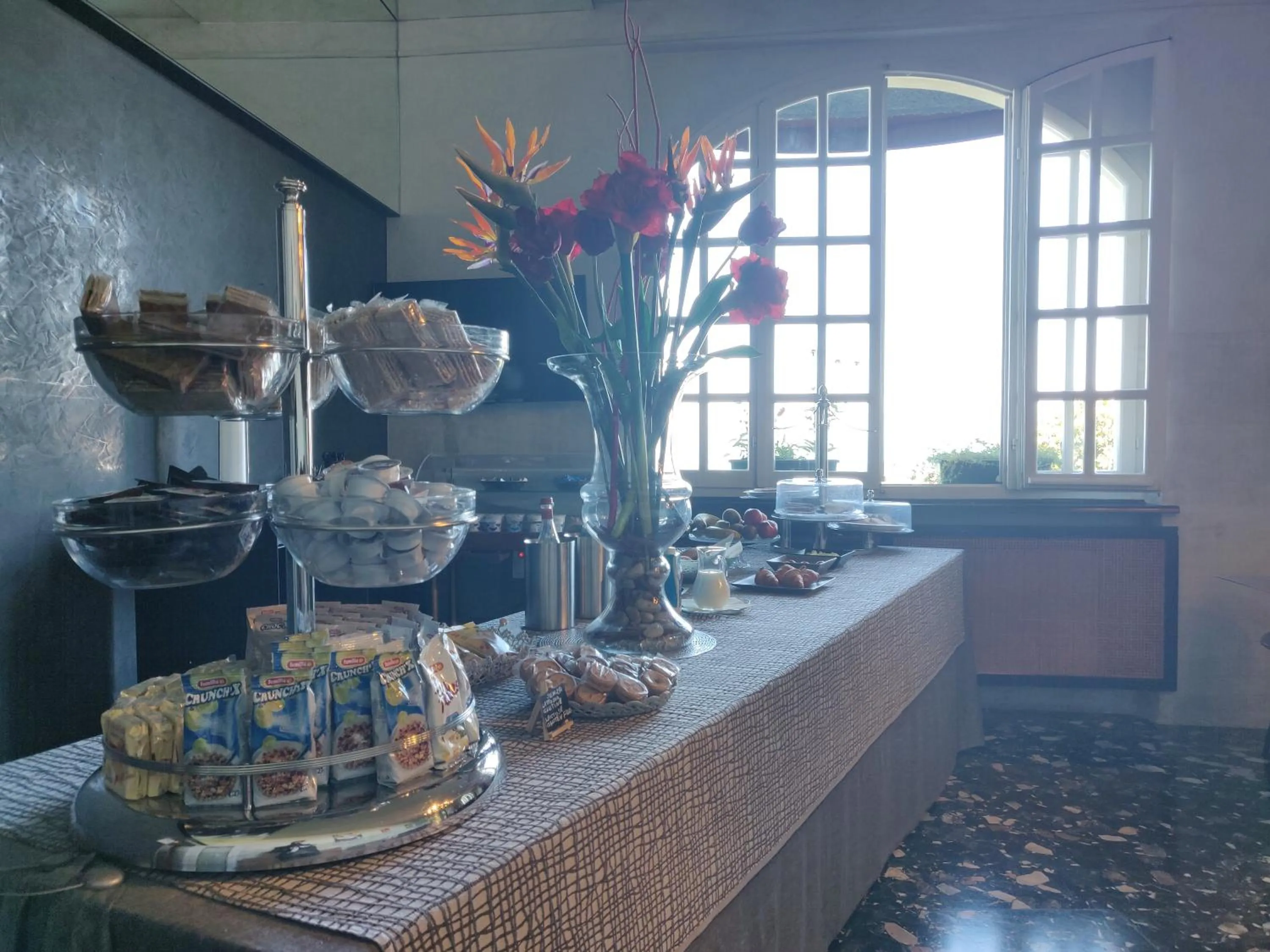 Buffet breakfast in Hotel Castello S. Antonio