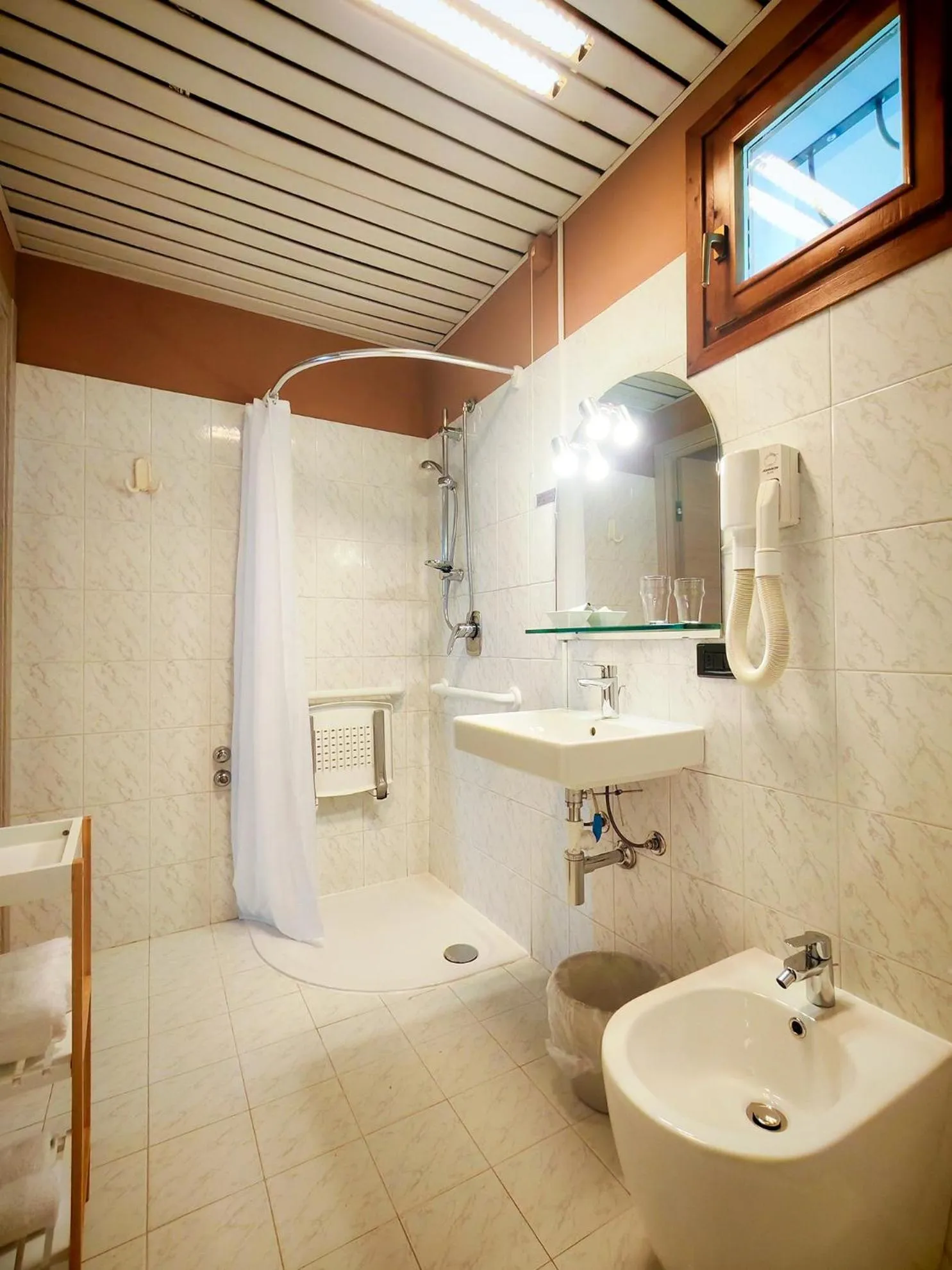 Shower in Hotel Castello S. Antonio