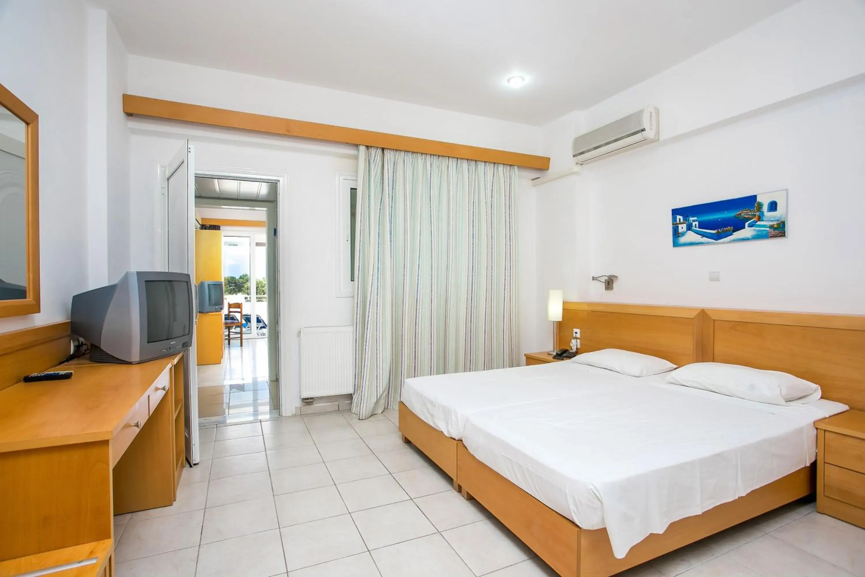 Family Apartment (2 Adults + 2 Children) in Mon Repos Hotel Family Apartment (2 Adults + 2 Children) in Mon Repos Hotel