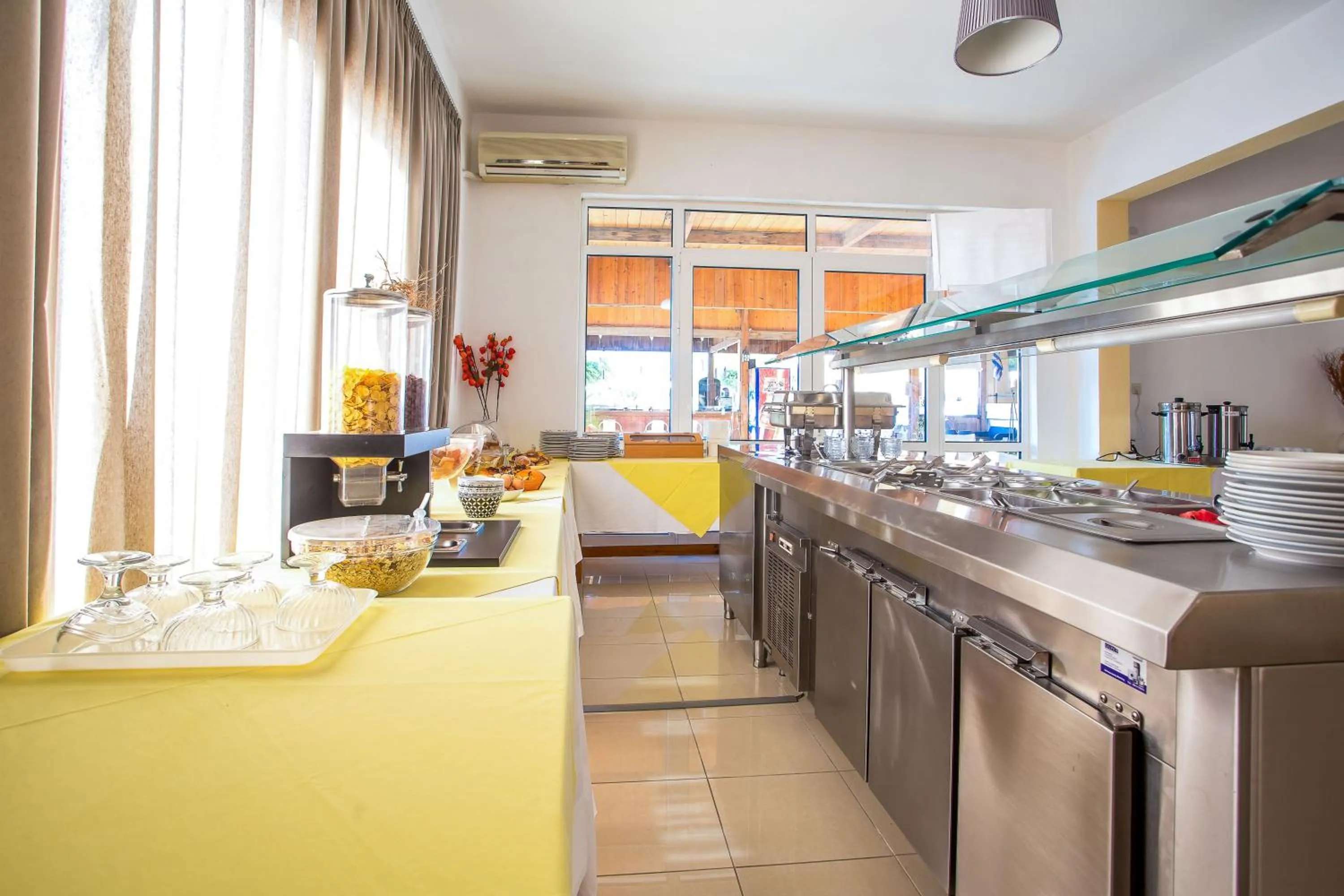 American breakfast in Mon Repos Hotel