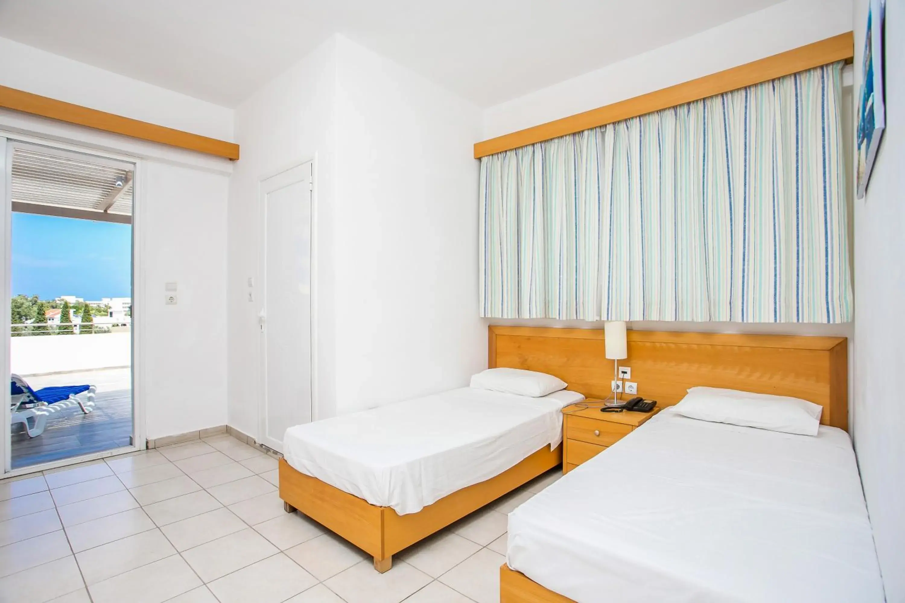 Family Apartment (2 Adults + 2 Children) in Mon Repos Hotel Family Apartment (2 Adults + 2 Children) in Mon Repos Hotel