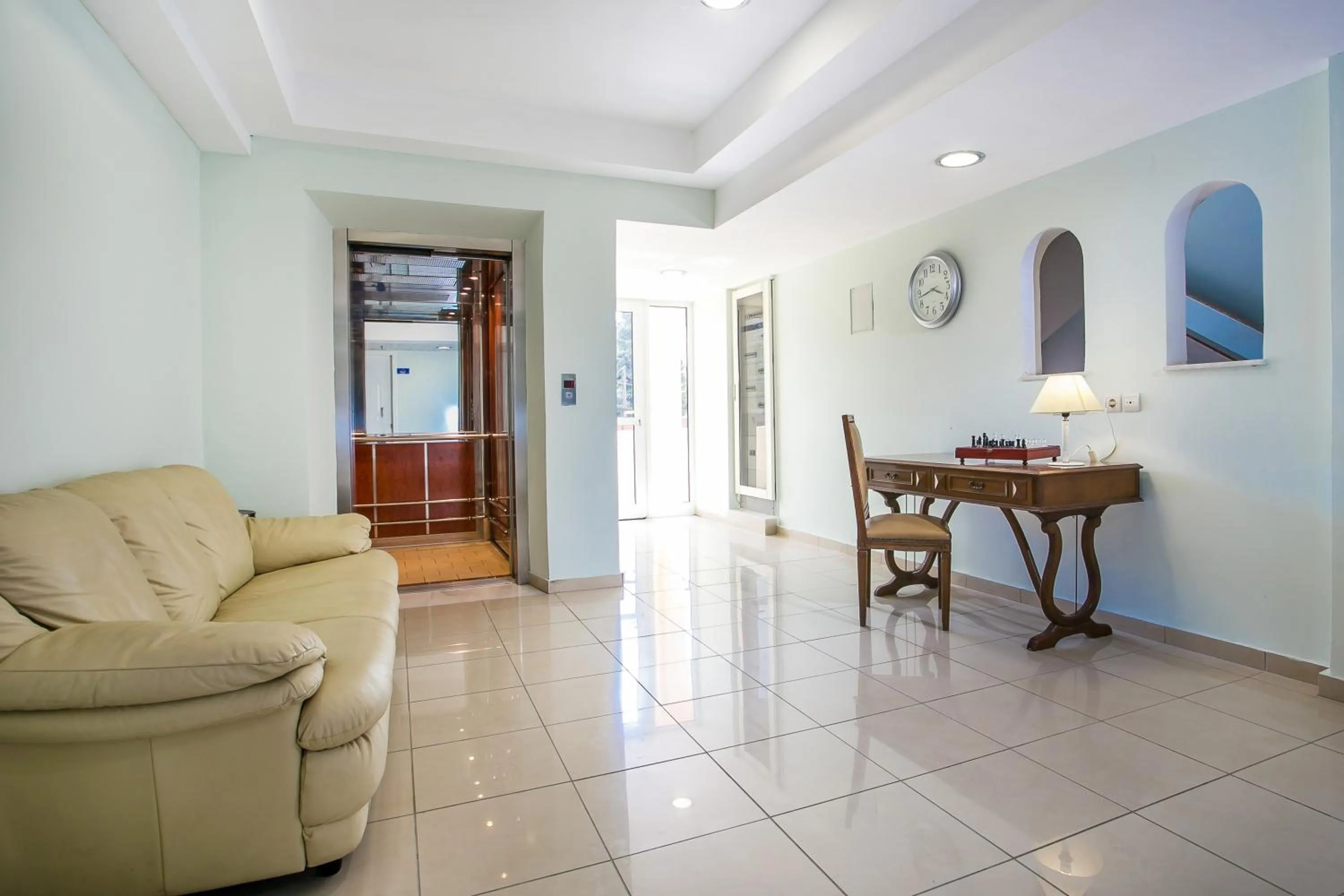 Area and facilities in Mon Repos Hotel