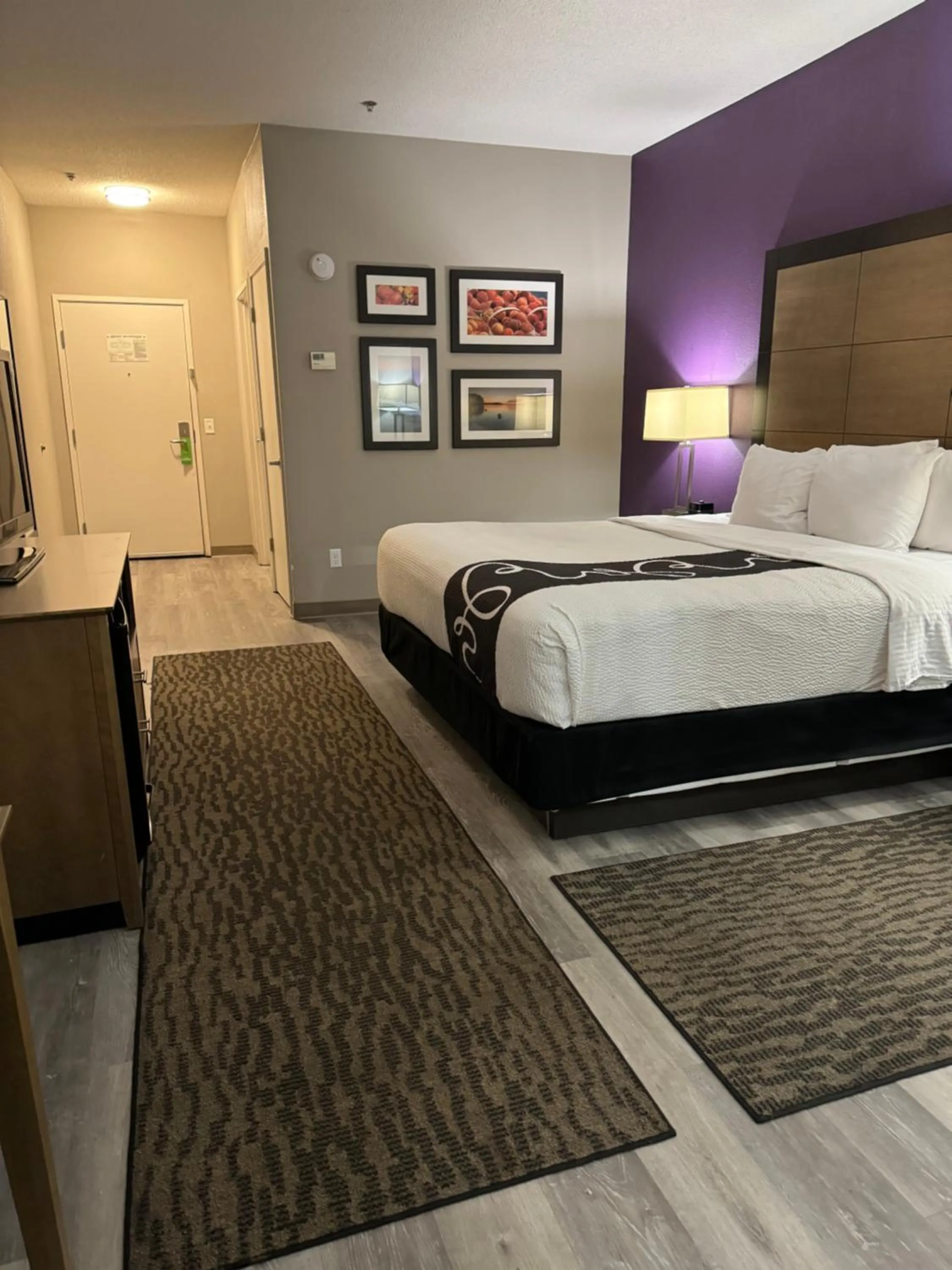 Bedroom, Bed in La Quinta by Wyndham Milledgeville