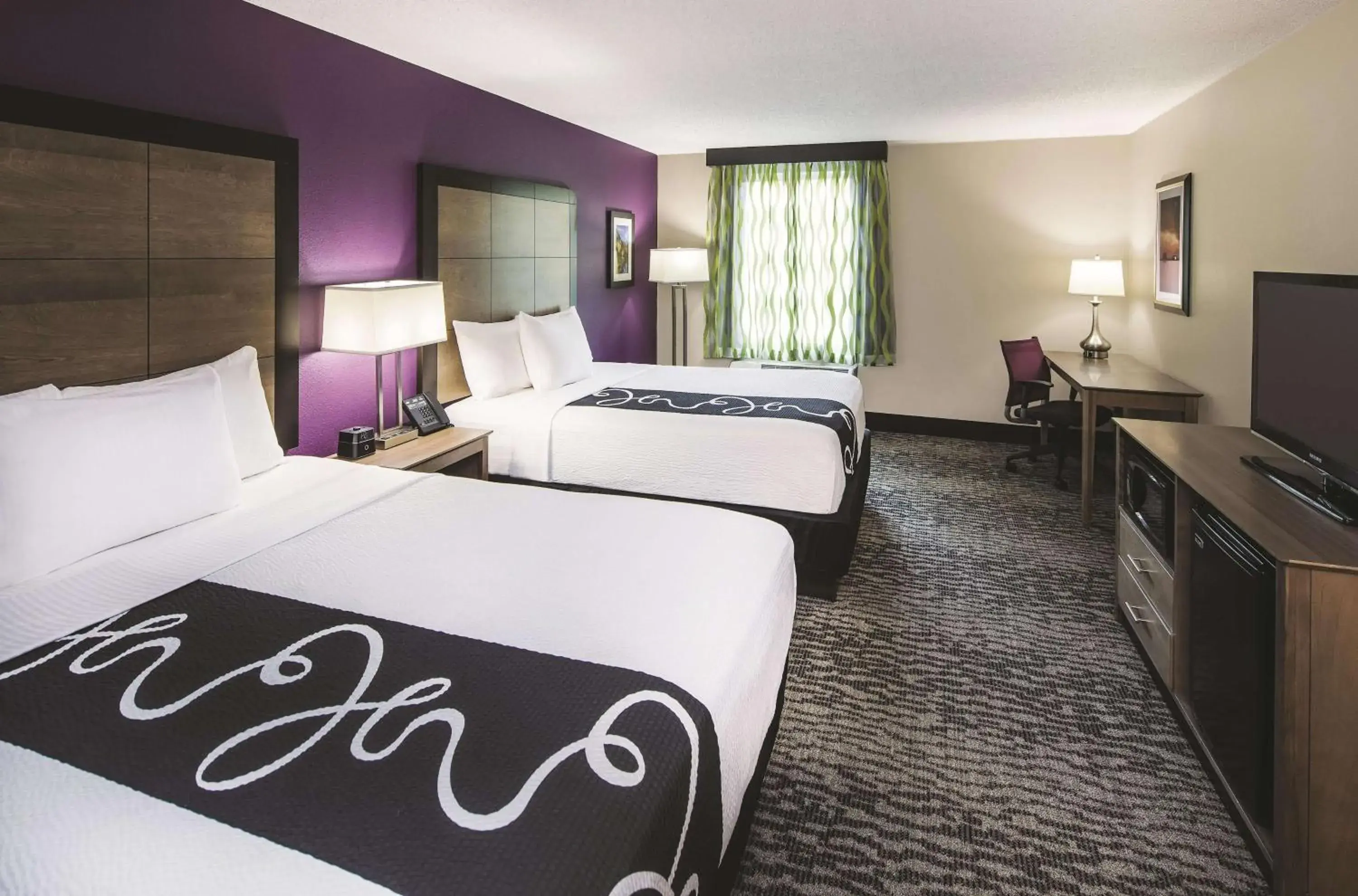 Queen Room with Two Queen Beds and Bath Tub - Mobility Accessible/Non-Smoking in La Quinta by Wyndham Milledgeville Queen Room with Two Queen Beds and Bath Tub - Mobility Accessible/Non-Smoking in La Quinta by Wyndham Milledgeville