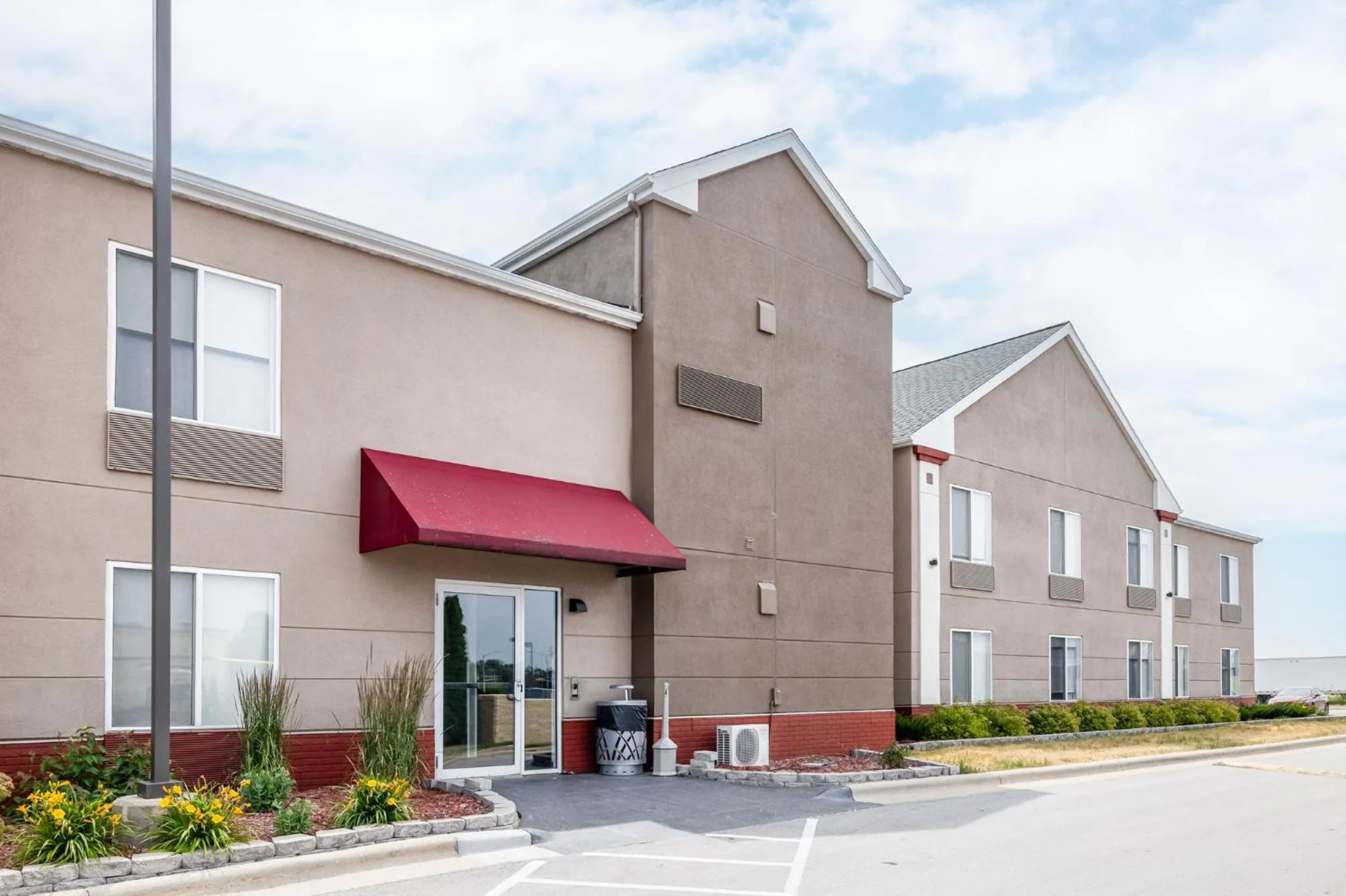 Property building in Best Western Watertown