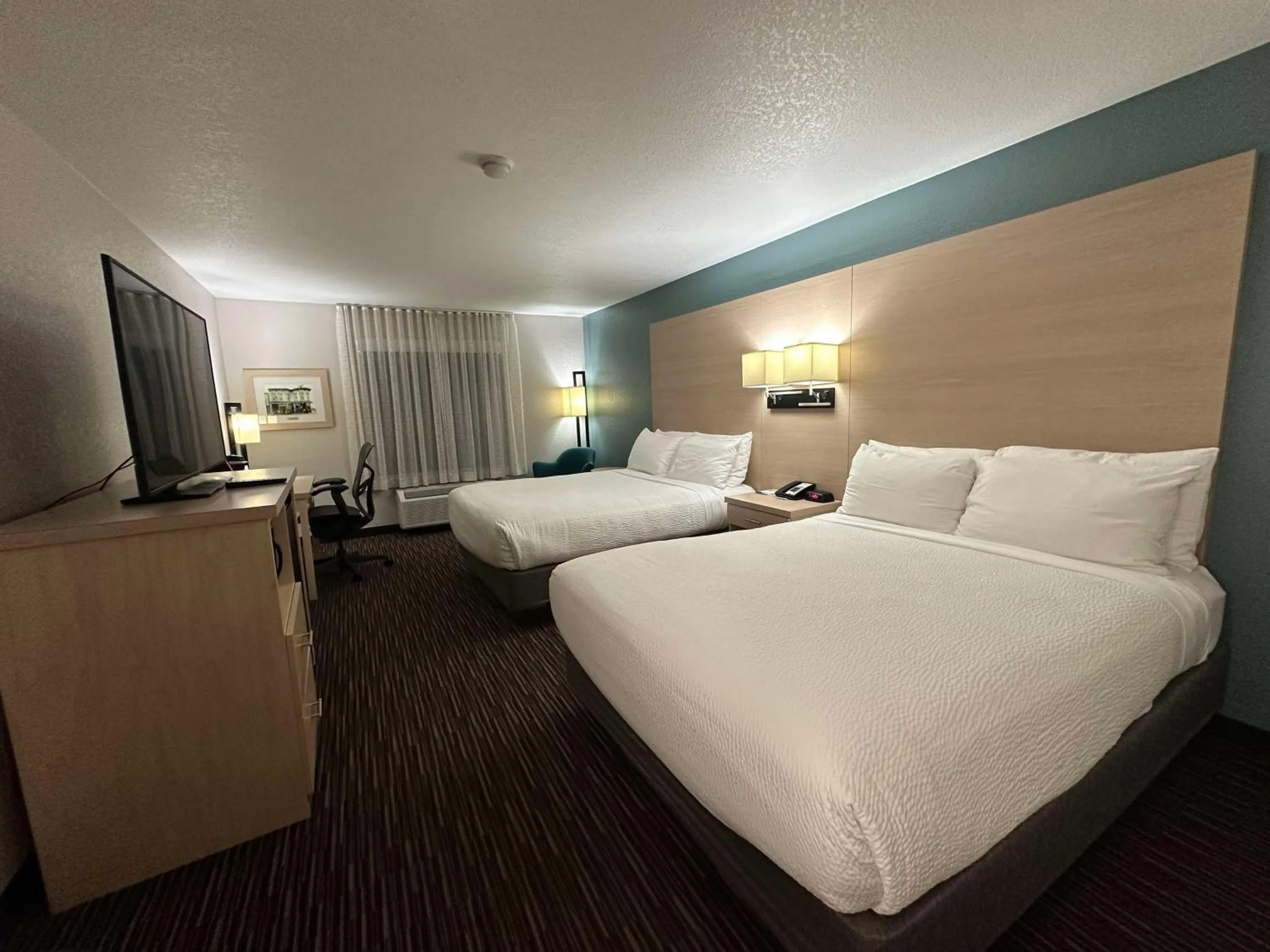 Bedroom, Bed in Best Western Watertown