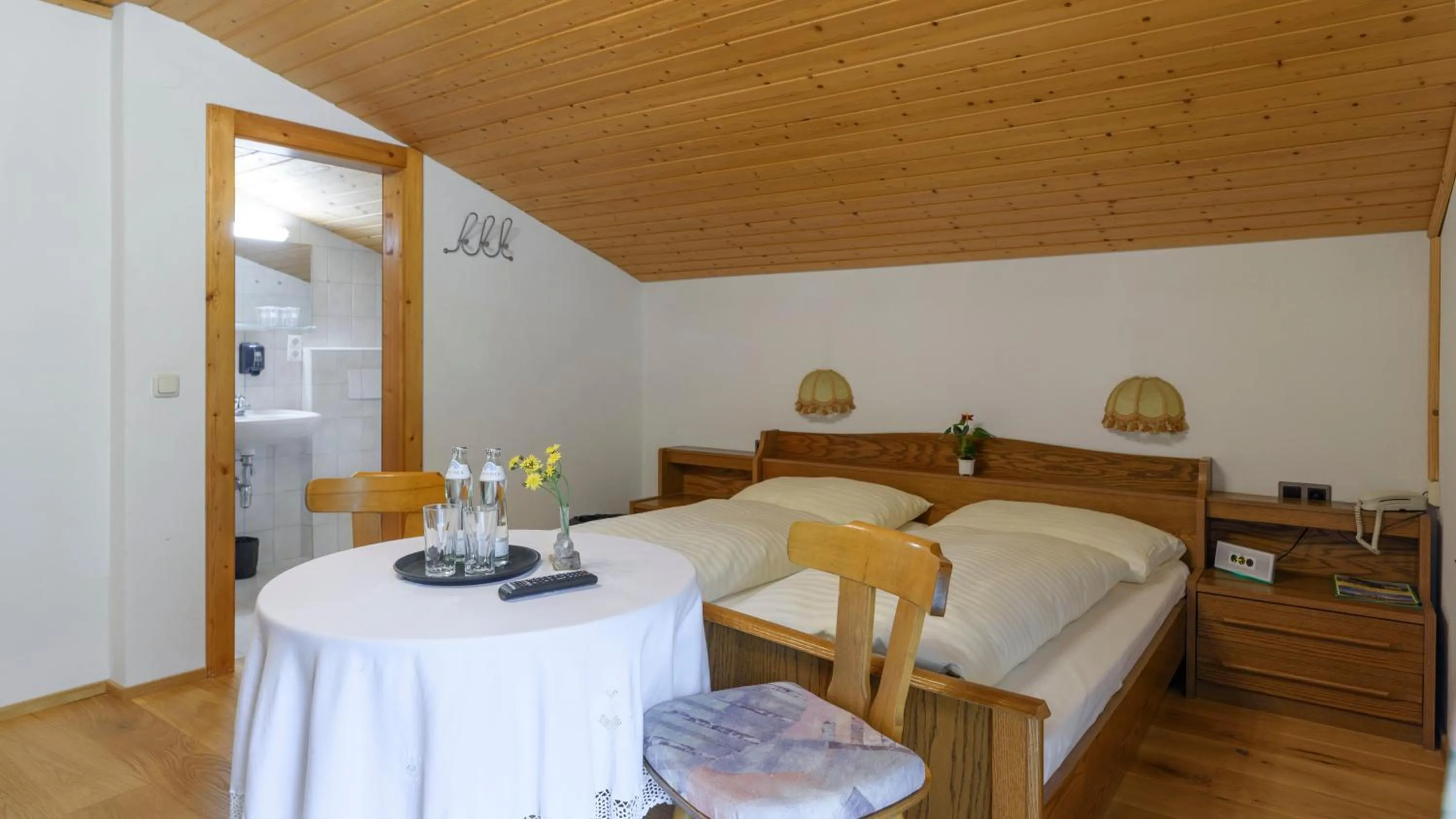 Bed in Hotel Landhaus Ausswinkl