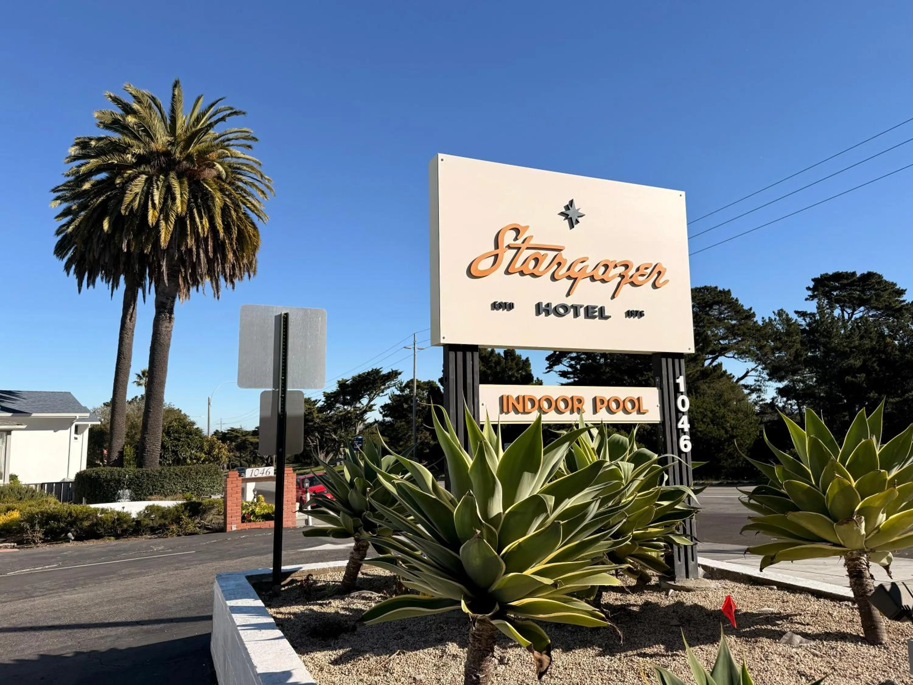 Facade/entrance in Stargazer Hotel