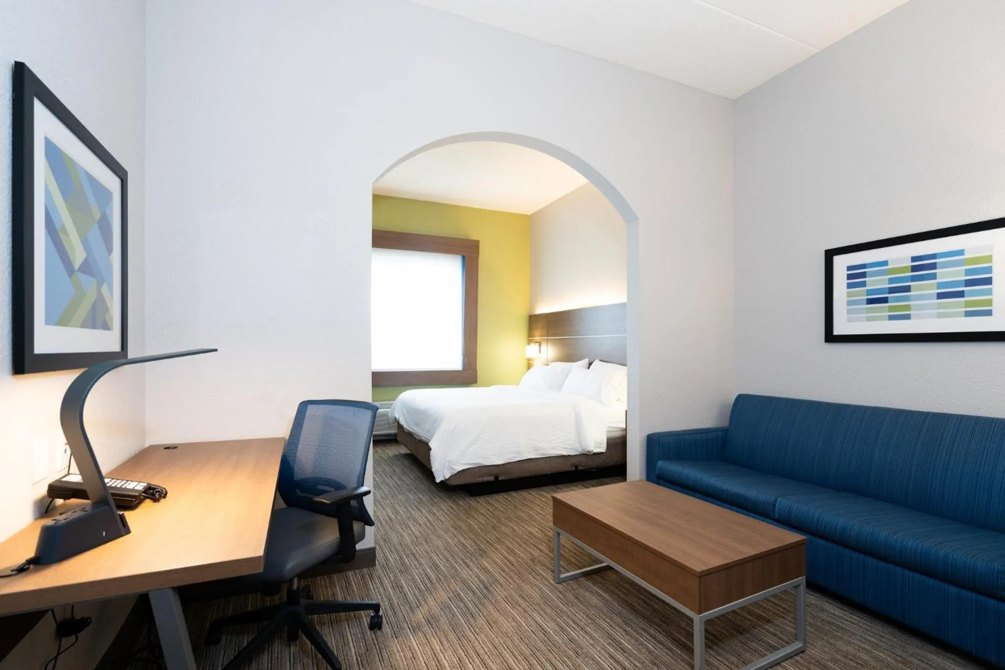 Photo of the whole room, Bed in Holiday Inn Express Hotel & Suites Mankato East by IHG