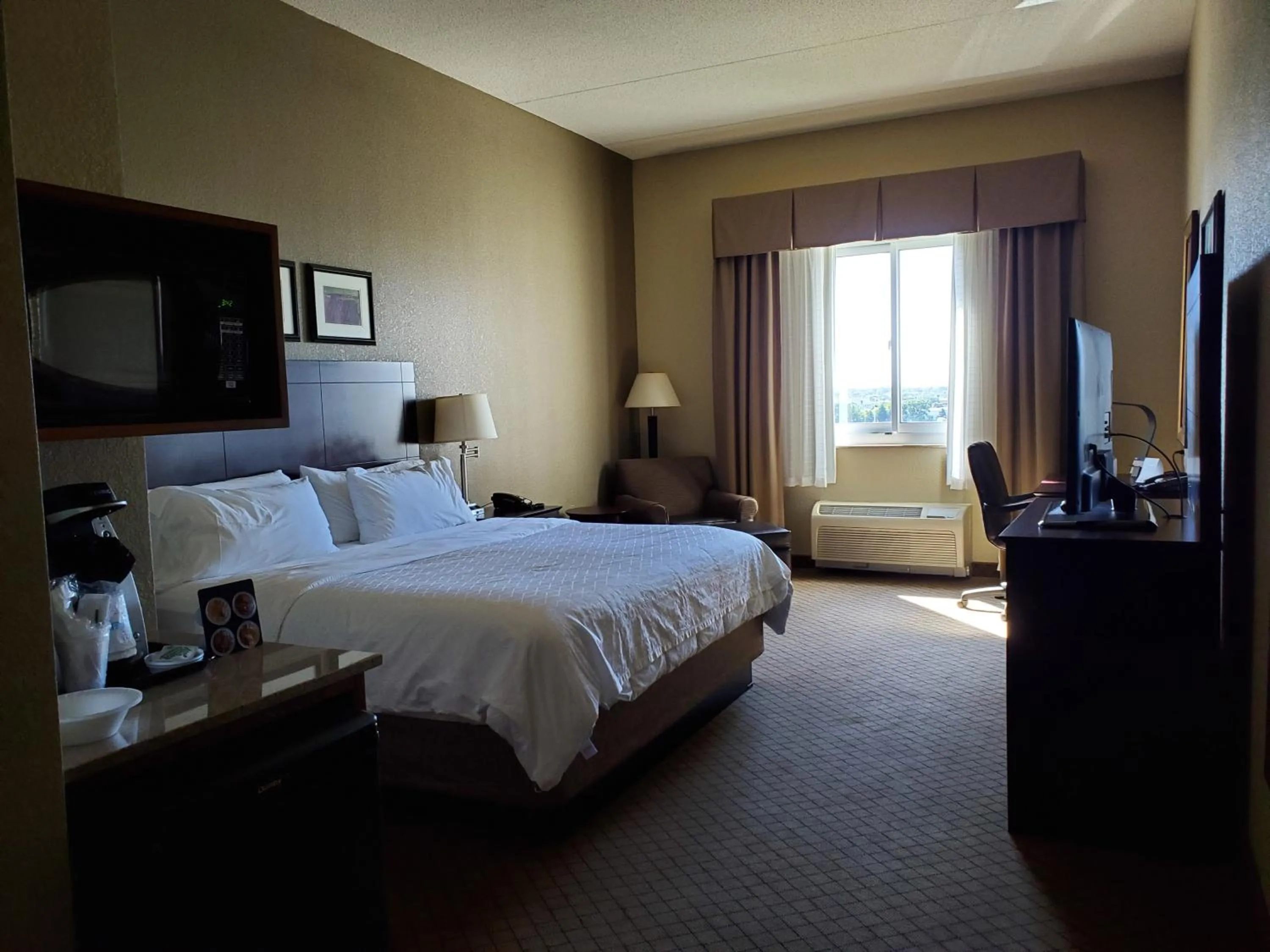 Bed in Holiday Inn Express Hotel & Suites Mankato East by IHG