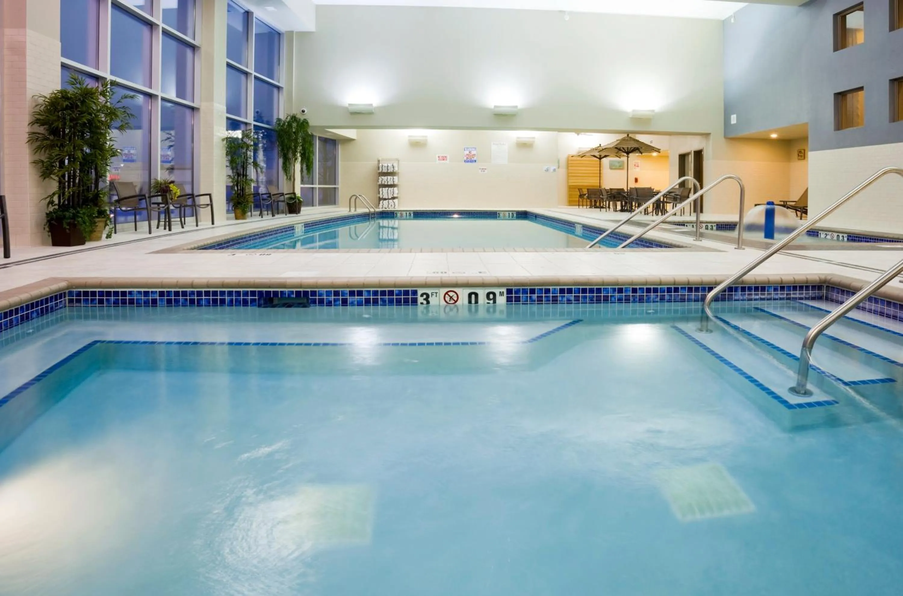 Swimming pool in Holiday Inn Express Hotel & Suites Mankato East by IHG