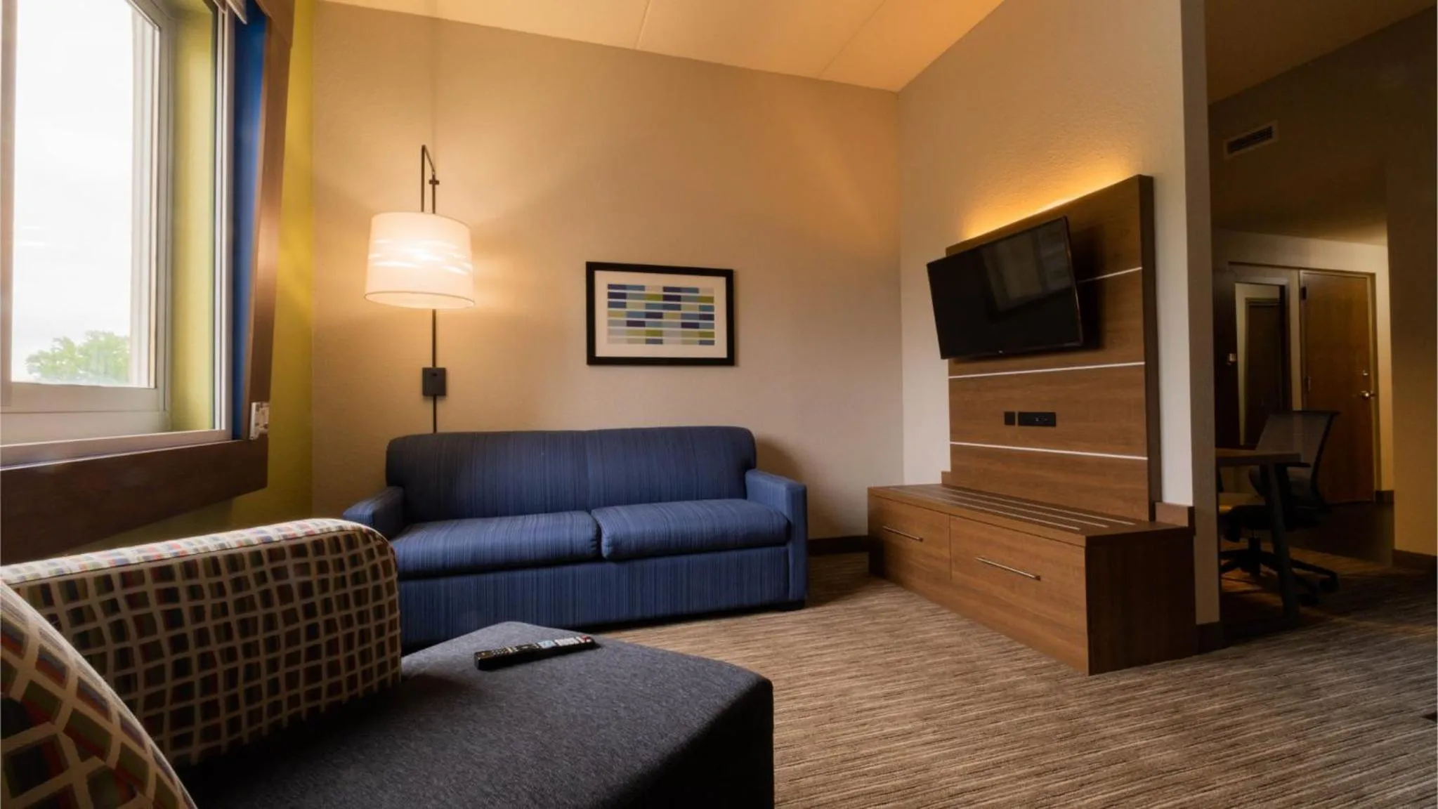Photo of the whole room in Holiday Inn Express Hotel & Suites Mankato East by IHG
