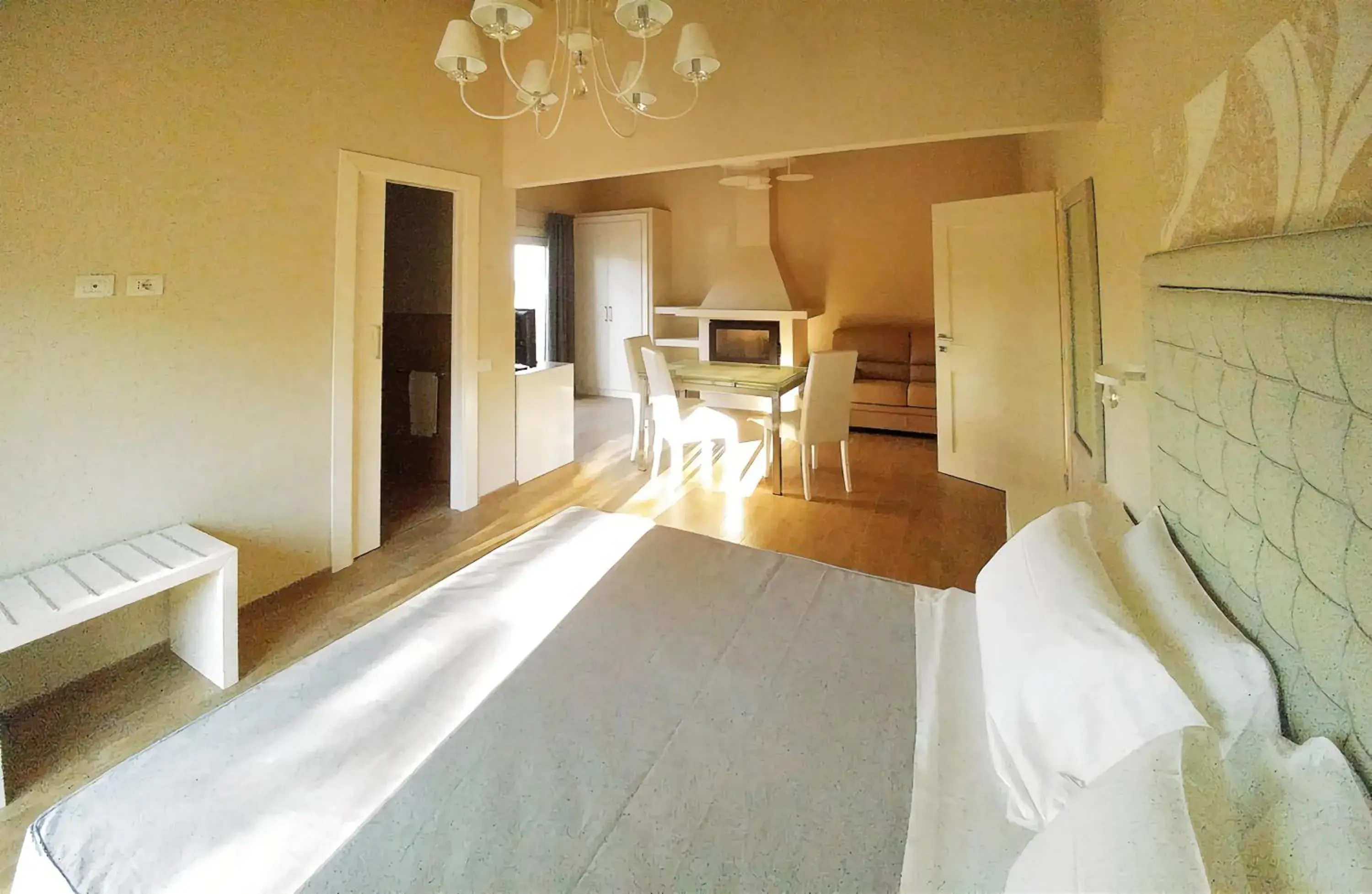 Deluxe Double or Twin Room with Pool View in Relais I Piastroni Deluxe Double or Twin Room with Pool View in Relais I Piastroni