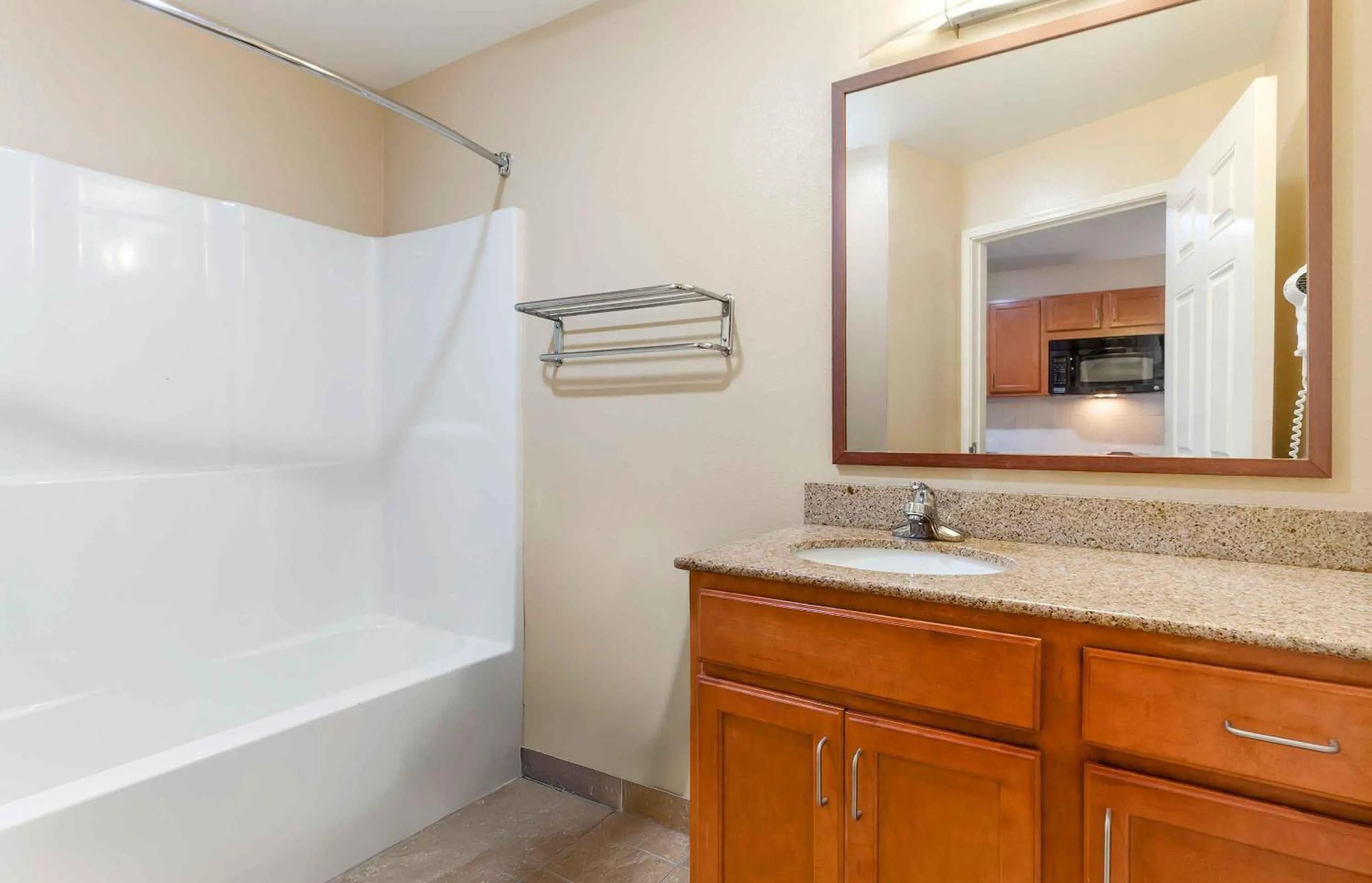 Bathroom in Extended Stay America Suites - McAlester - Hwy 69