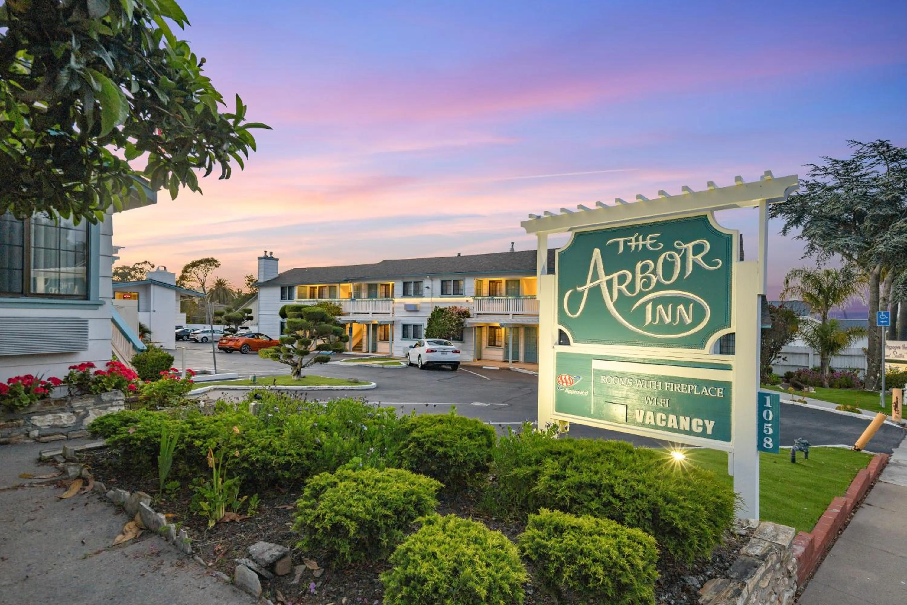 Arbor Inn Monterey