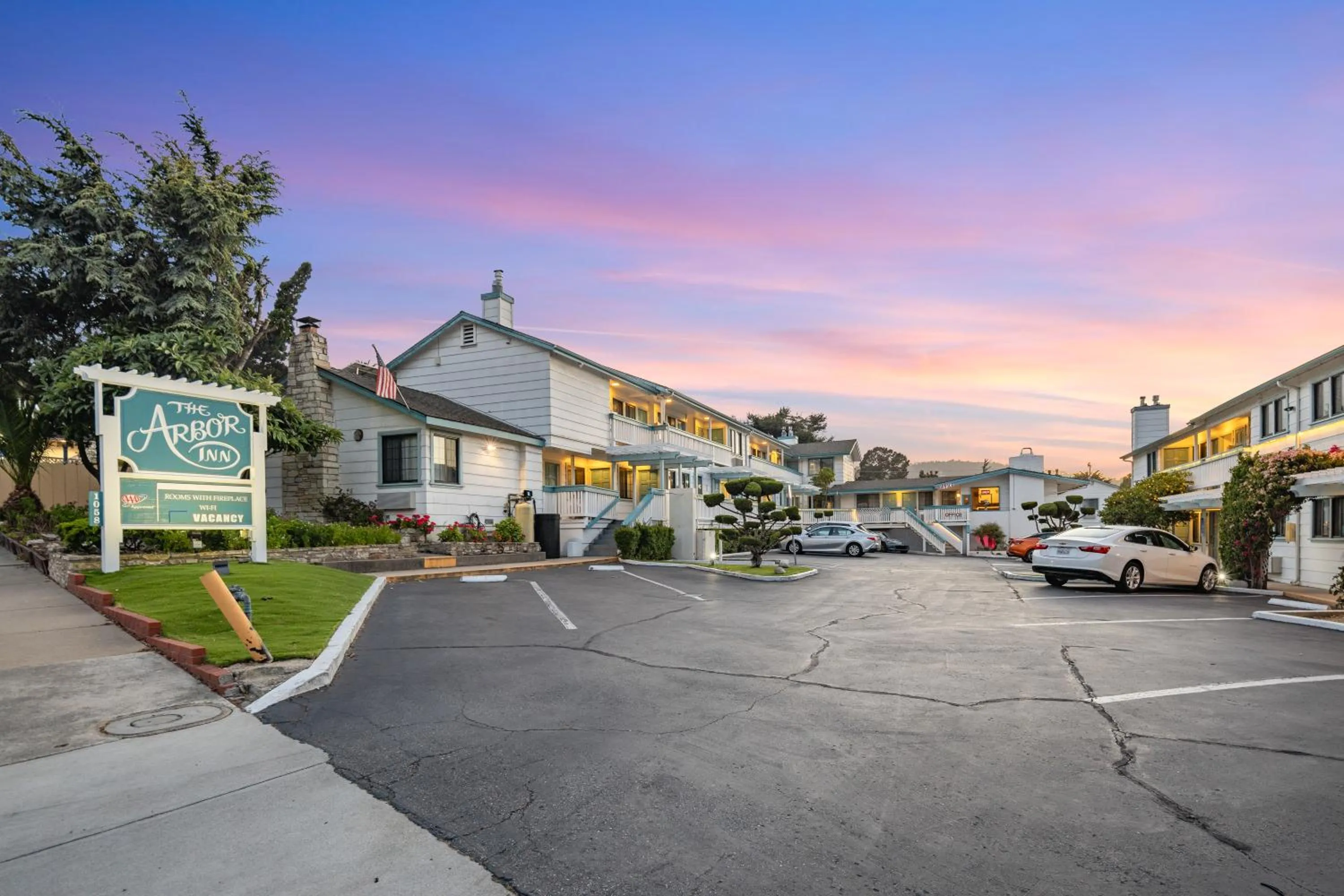 Arbor Inn Monterey