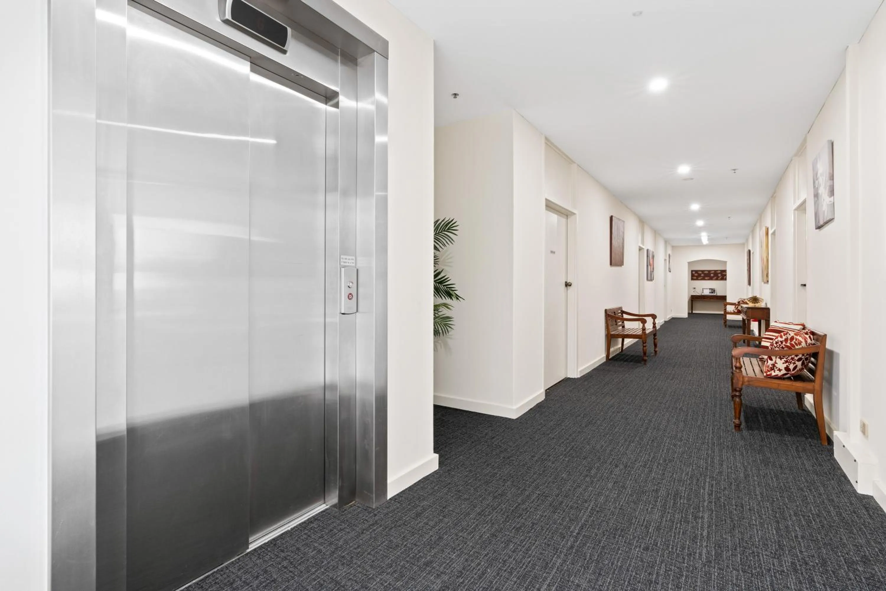 elevator in Adelaide International Motel