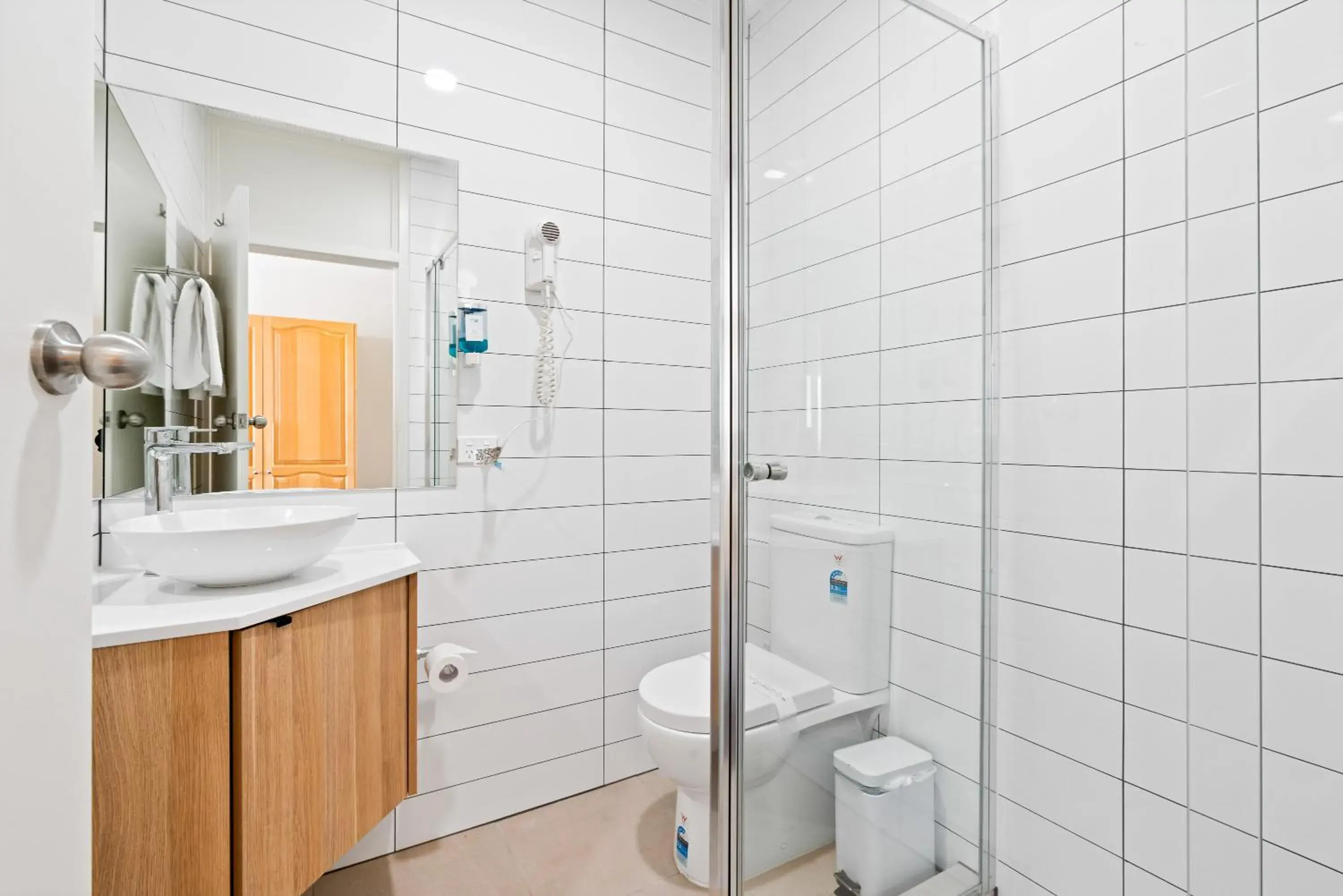 Spa Suite in Adelaide International Motel Spa Suite in Adelaide International Motel